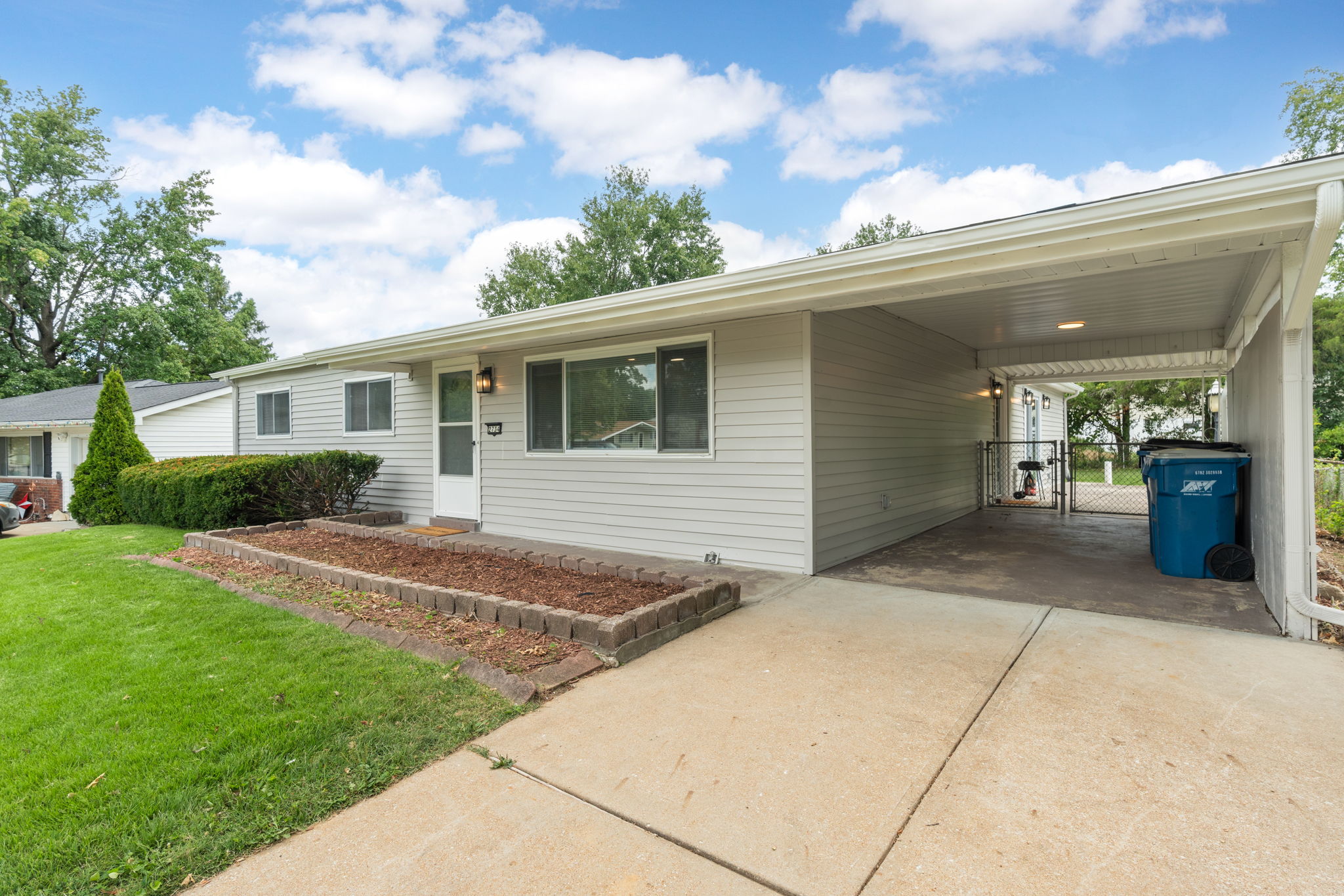 4 Bedrooms Bedrooms, ,1.5 BathroomsBathrooms,Woodford Rentals,For Rent,1358