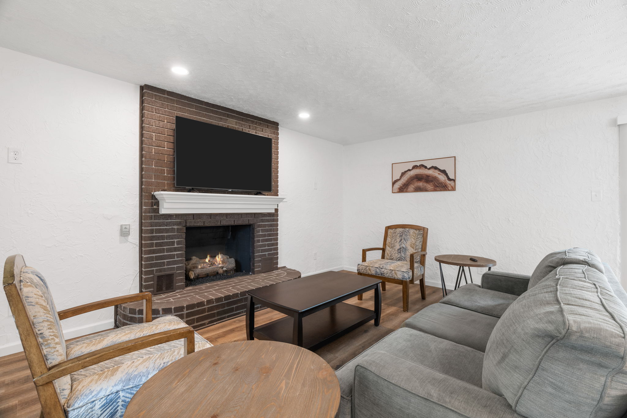 4 Bedrooms Bedrooms, ,1.5 BathroomsBathrooms,Woodford Rentals,For Rent,1358