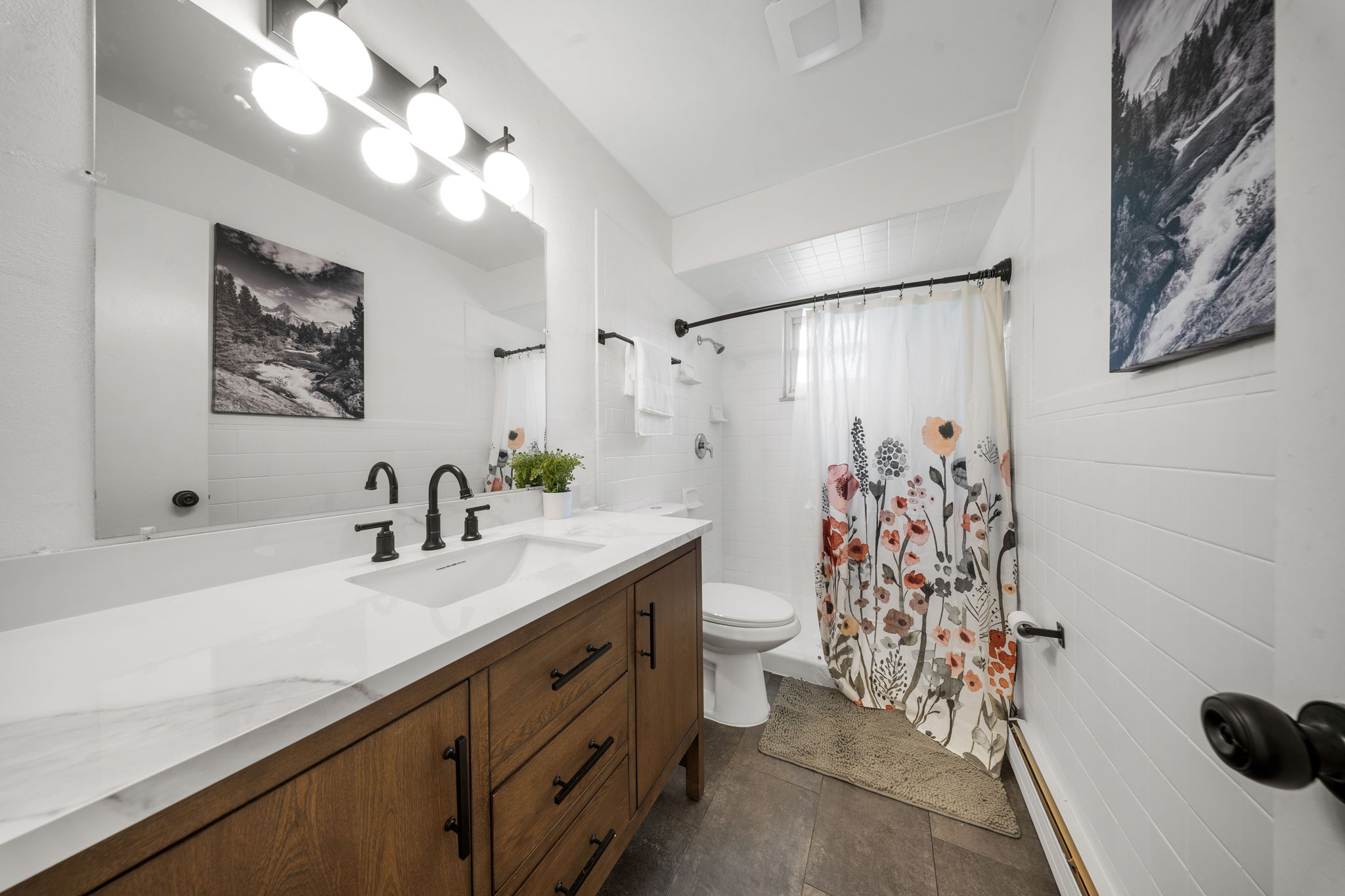 4 Bedrooms Bedrooms, ,1.5 BathroomsBathrooms,Woodford Rentals,For Rent,1358