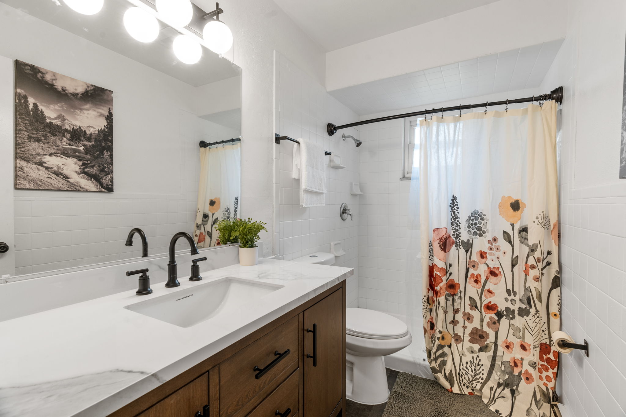 4 Bedrooms Bedrooms, ,1.5 BathroomsBathrooms,Woodford Rentals,For Rent,1358