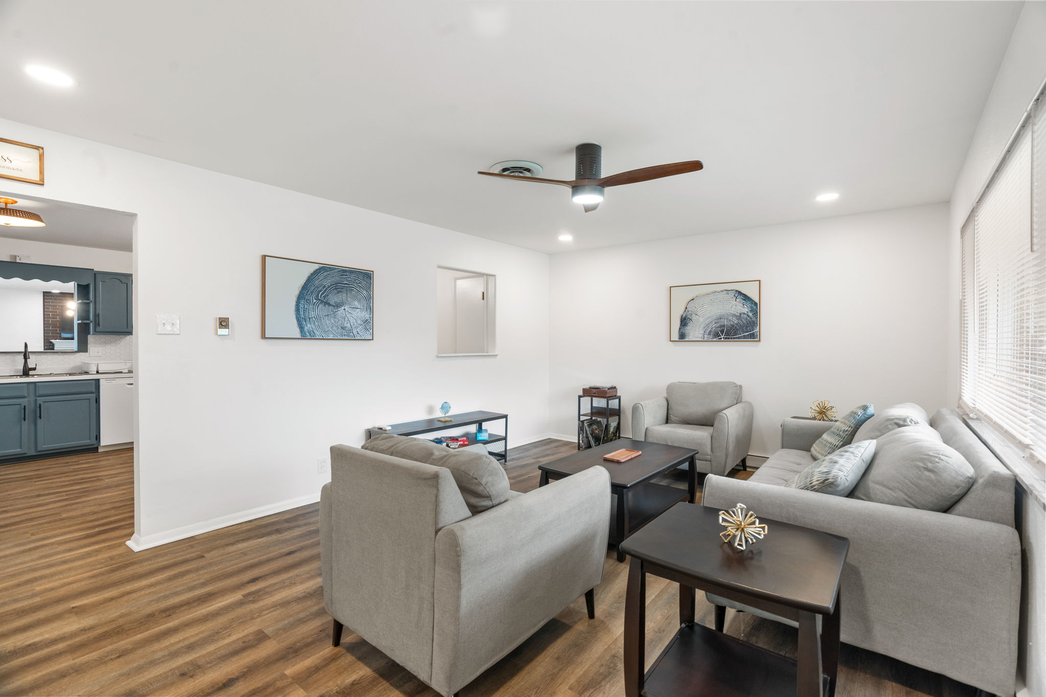 4 Bedrooms Bedrooms, ,1.5 BathroomsBathrooms,Woodford Rentals,For Rent,1358