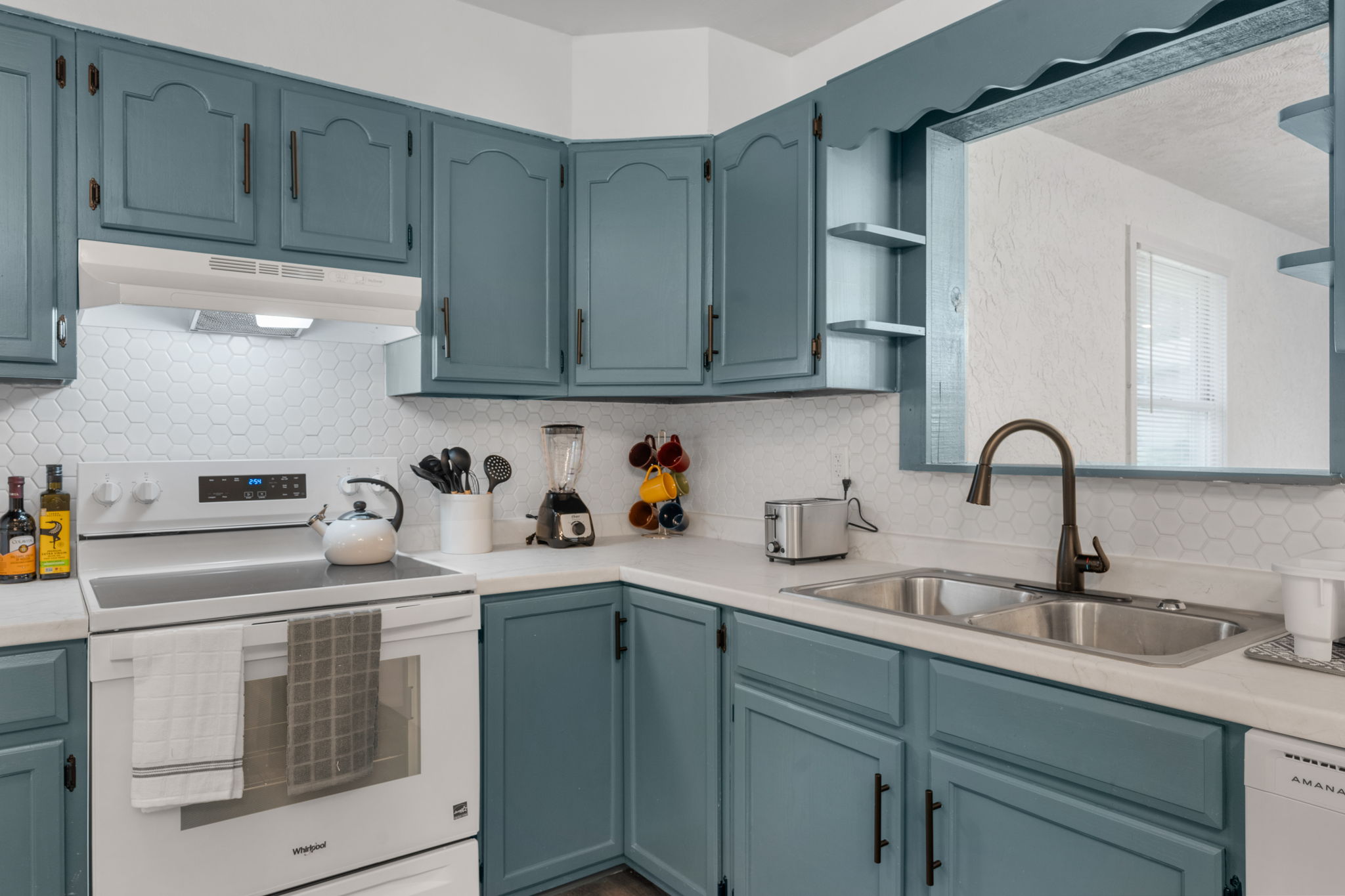 4 Bedrooms Bedrooms, ,1.5 BathroomsBathrooms,Woodford Rentals,For Rent,1358