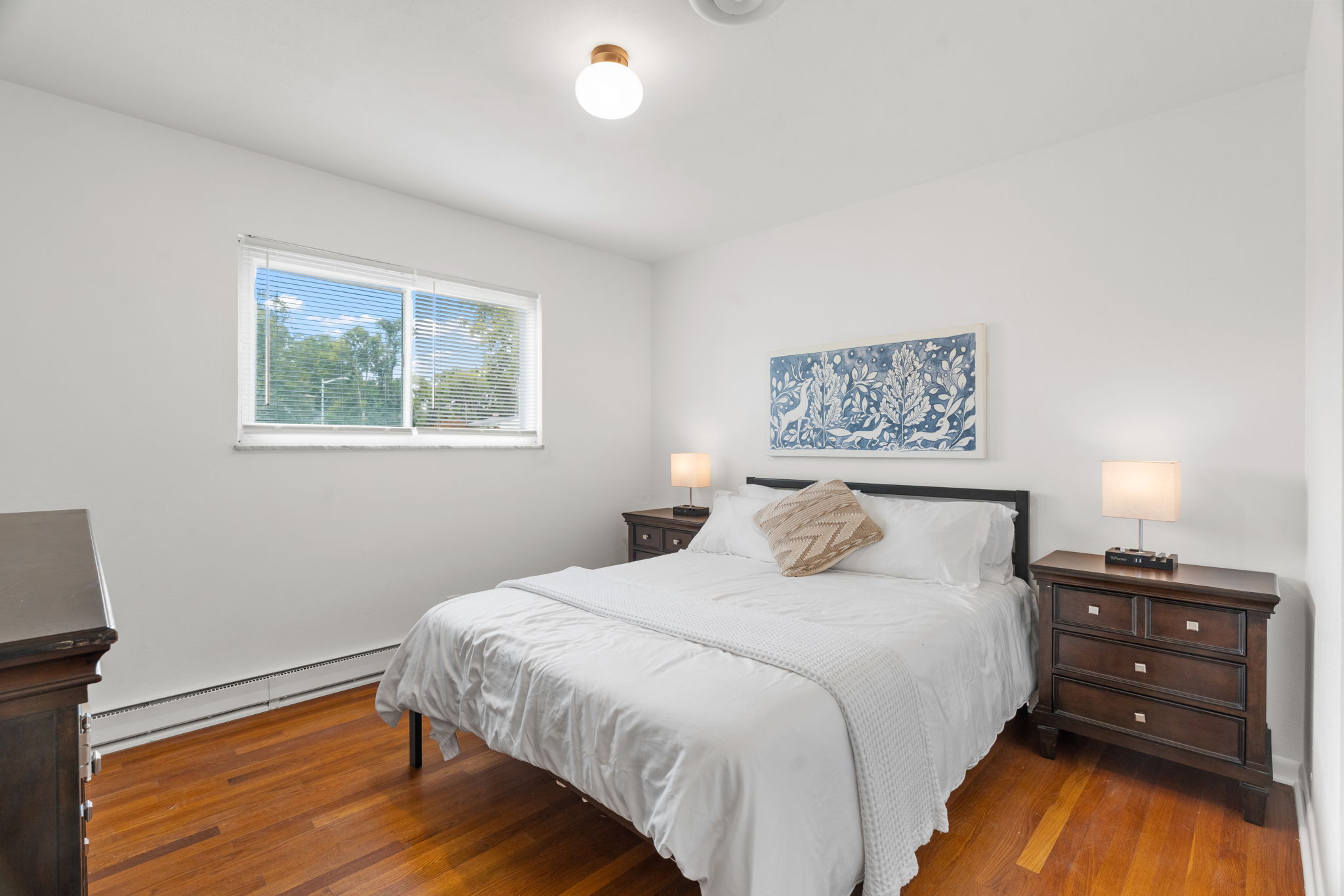 4 Bedrooms Bedrooms, ,1.5 BathroomsBathrooms,Woodford Rentals,For Rent,1358