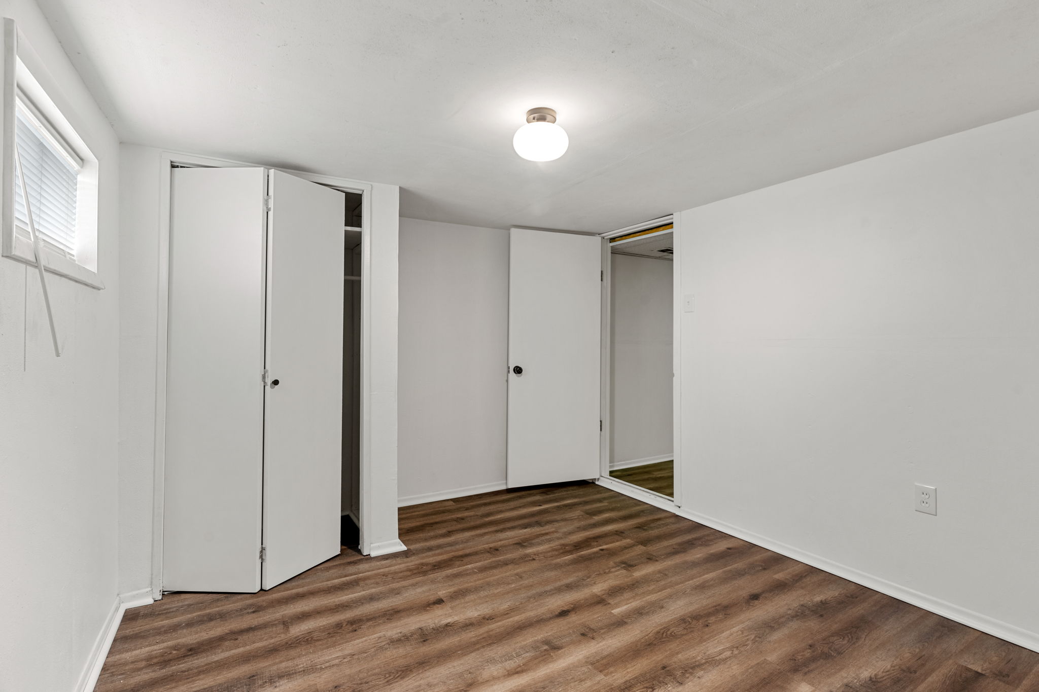 4 Bedrooms Bedrooms, ,1.5 BathroomsBathrooms,Woodford Rentals,For Rent,1358