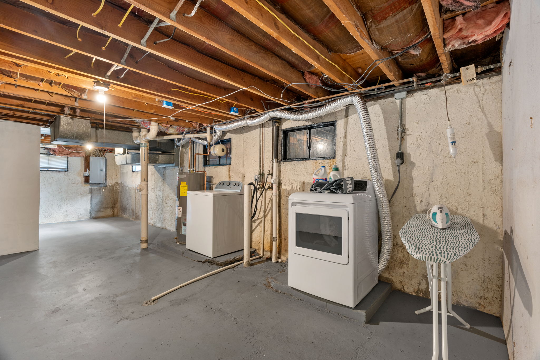 4 Bedrooms Bedrooms, ,1.5 BathroomsBathrooms,Woodford Rentals,For Rent,1358