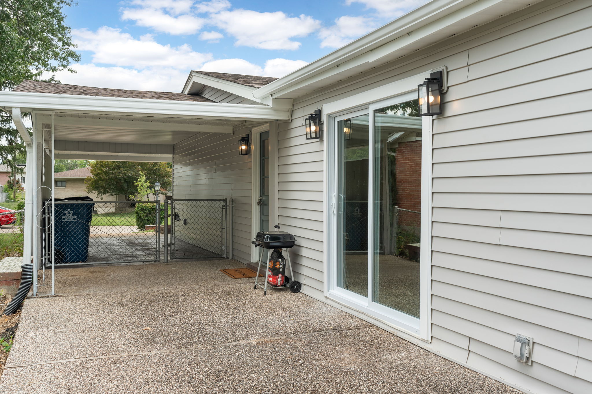 4 Bedrooms Bedrooms, ,1.5 BathroomsBathrooms,Woodford Rentals,For Rent,1358