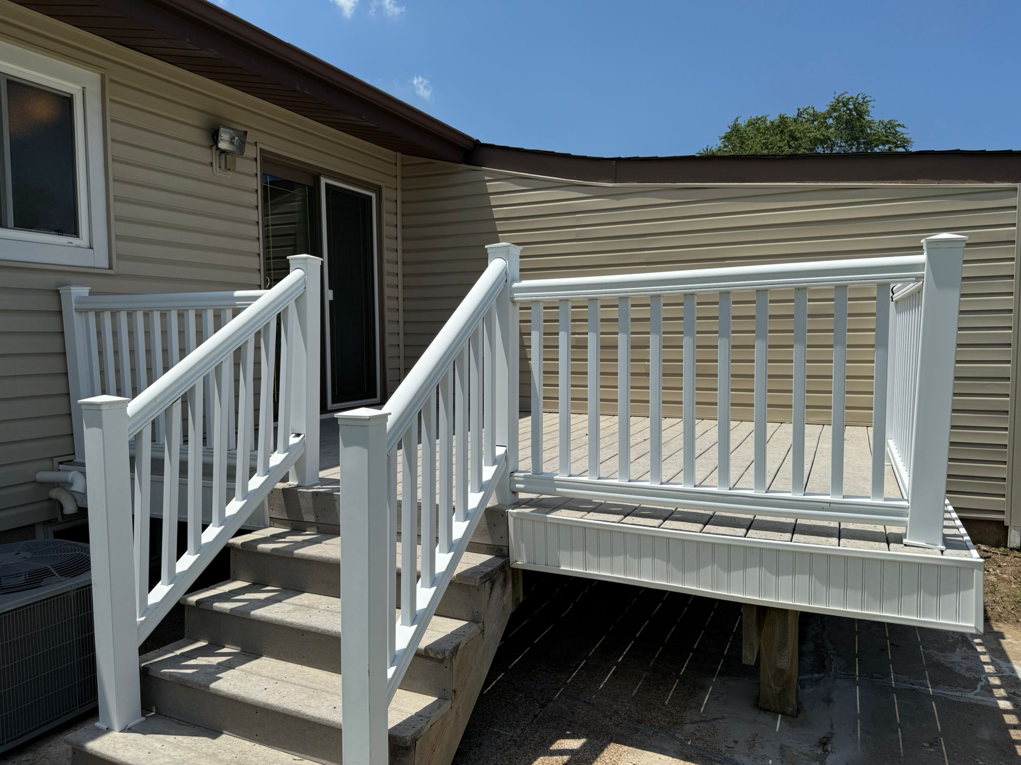 3 Bedrooms Bedrooms, ,1.5 BathroomsBathrooms,Woodford Rentals,For Rent,1360