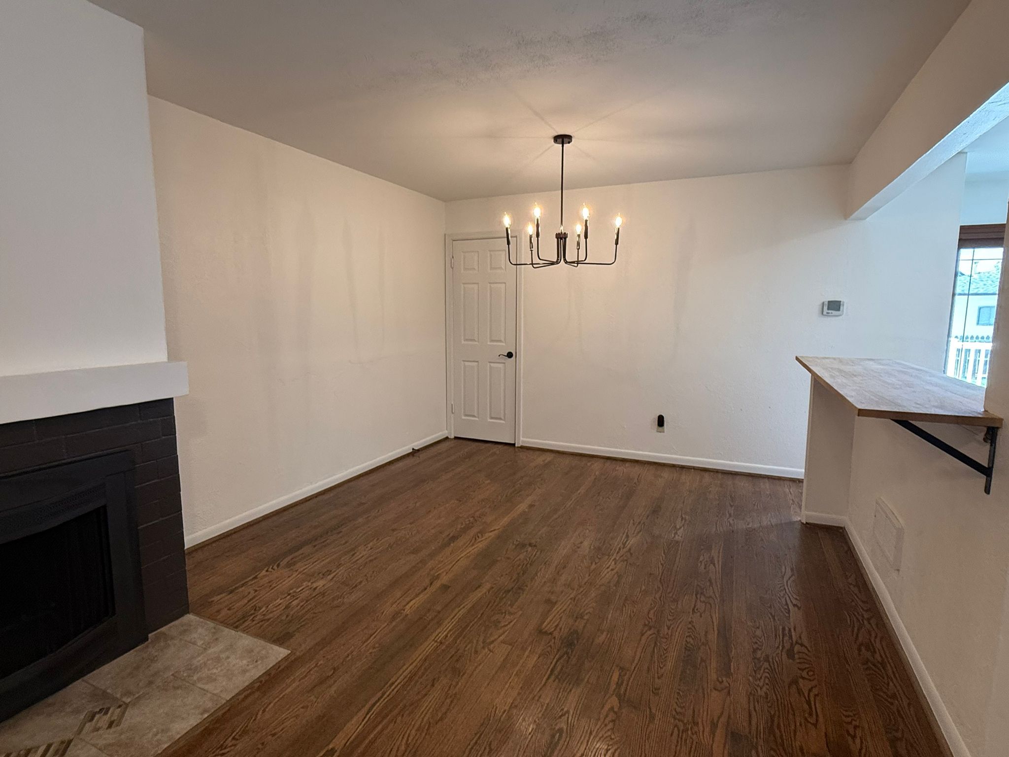 3 Bedrooms Bedrooms, ,1.5 BathroomsBathrooms,Woodford Rentals,For Rent,1360