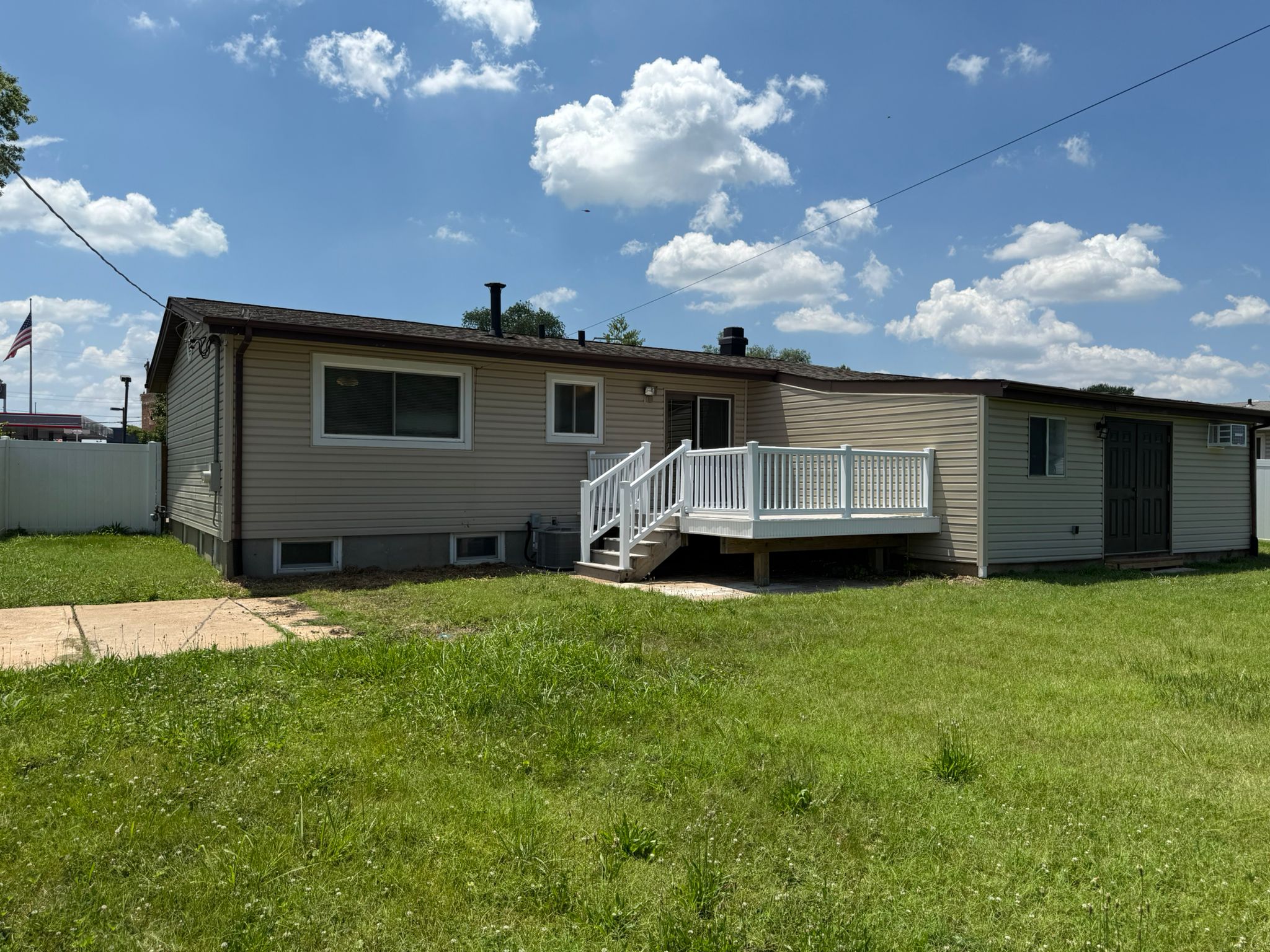 3 Bedrooms Bedrooms, ,1.5 BathroomsBathrooms,Woodford Rentals,For Rent,1360