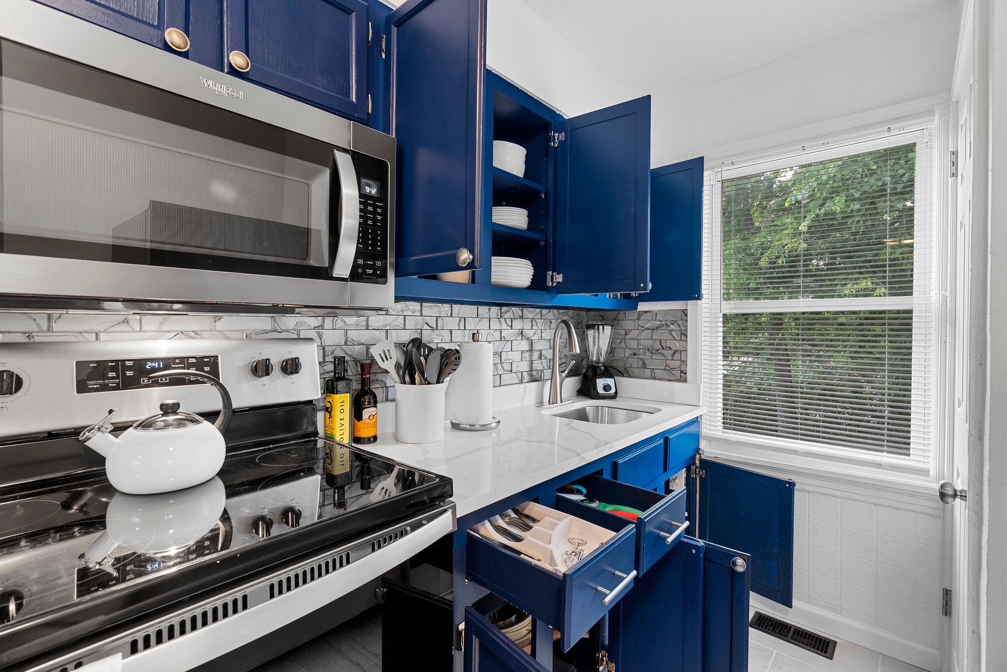 3 Bedrooms Bedrooms, ,1 BathroomBathrooms,Woodford Rentals,For Rent,1362