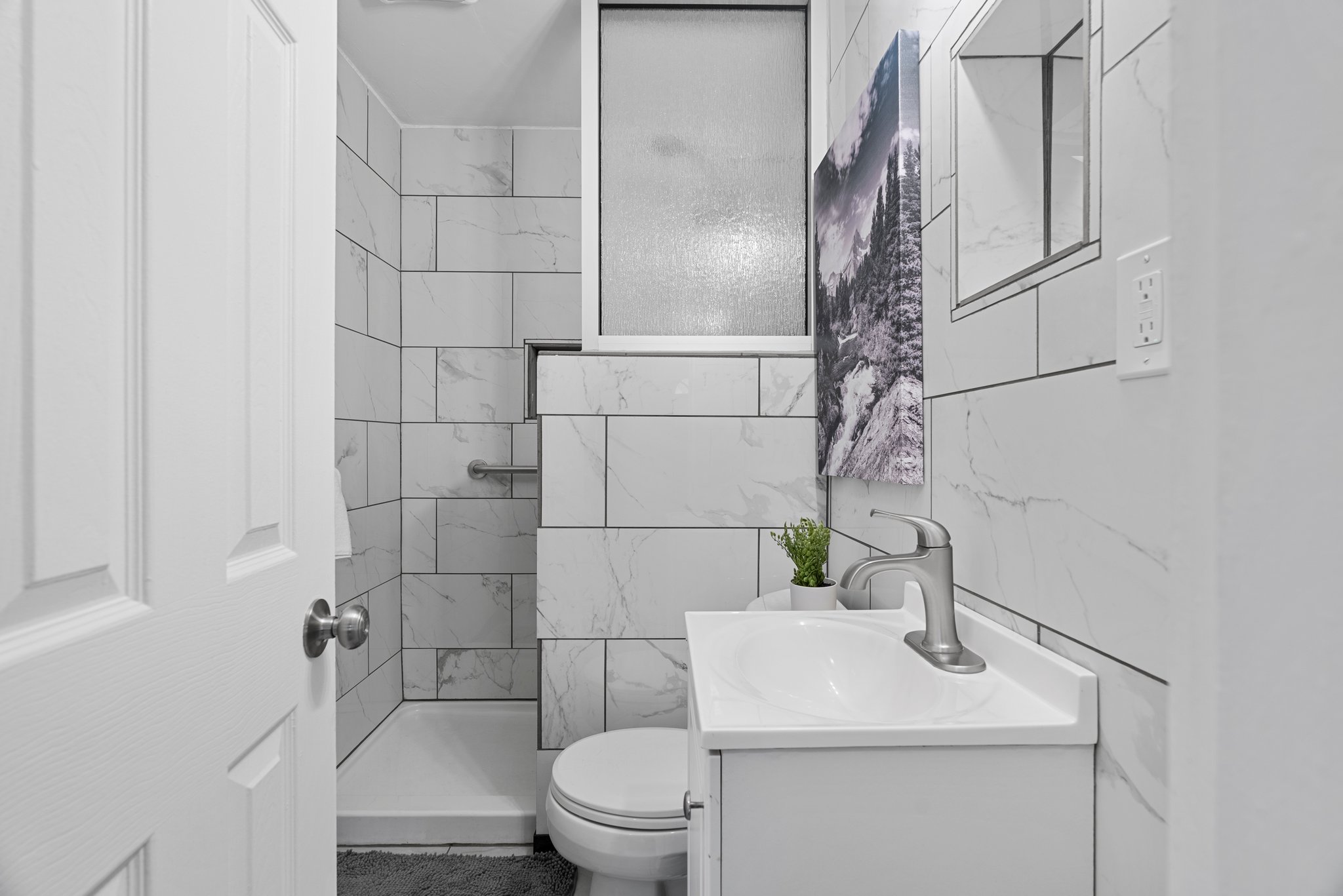 3 Bedrooms Bedrooms, ,1 BathroomBathrooms,Woodford Rentals,For Rent,1362