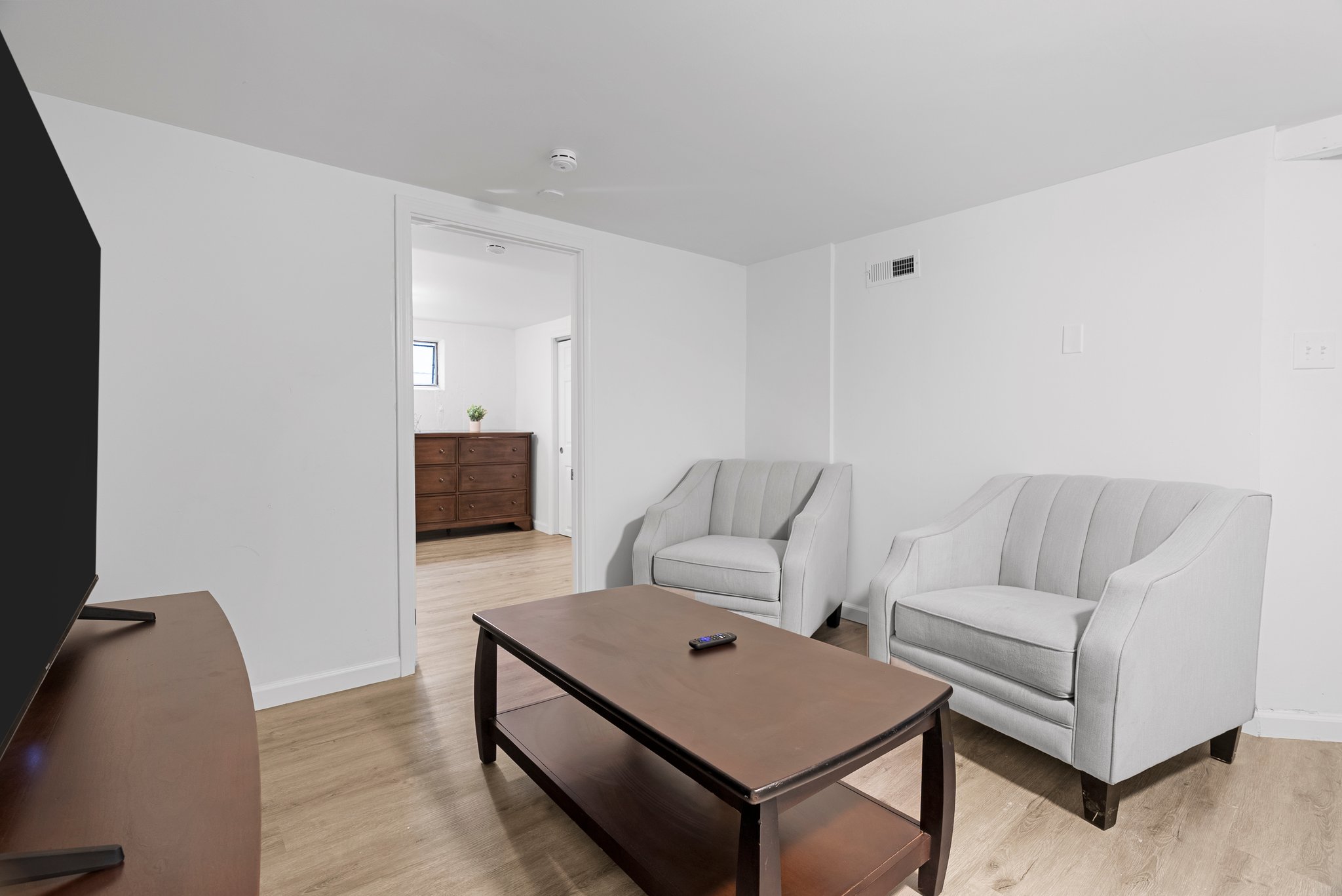 3 Bedrooms Bedrooms, ,1 BathroomBathrooms,Woodford Rentals,For Rent,1362