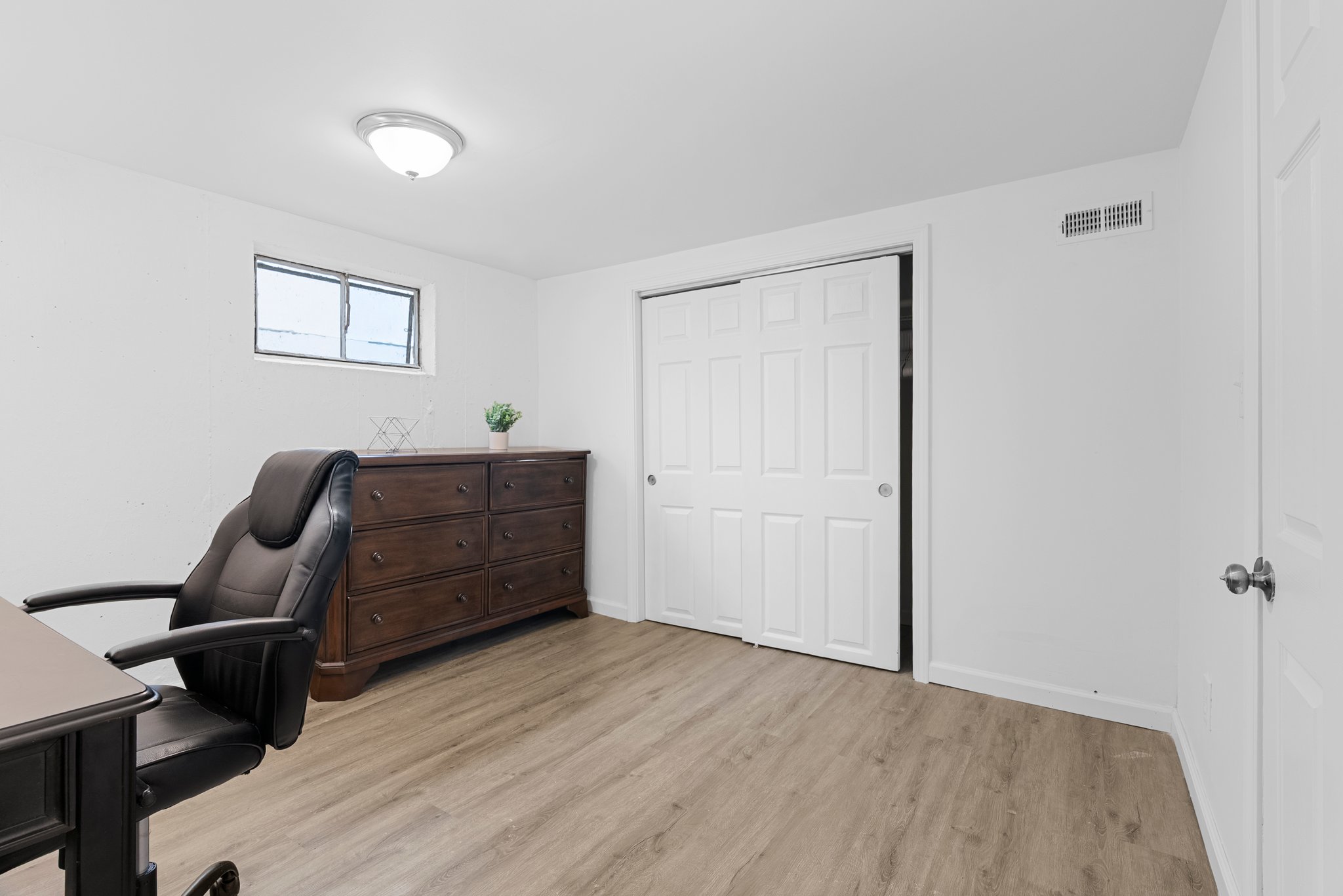 3 Bedrooms Bedrooms, ,1 BathroomBathrooms,Woodford Rentals,For Rent,1362