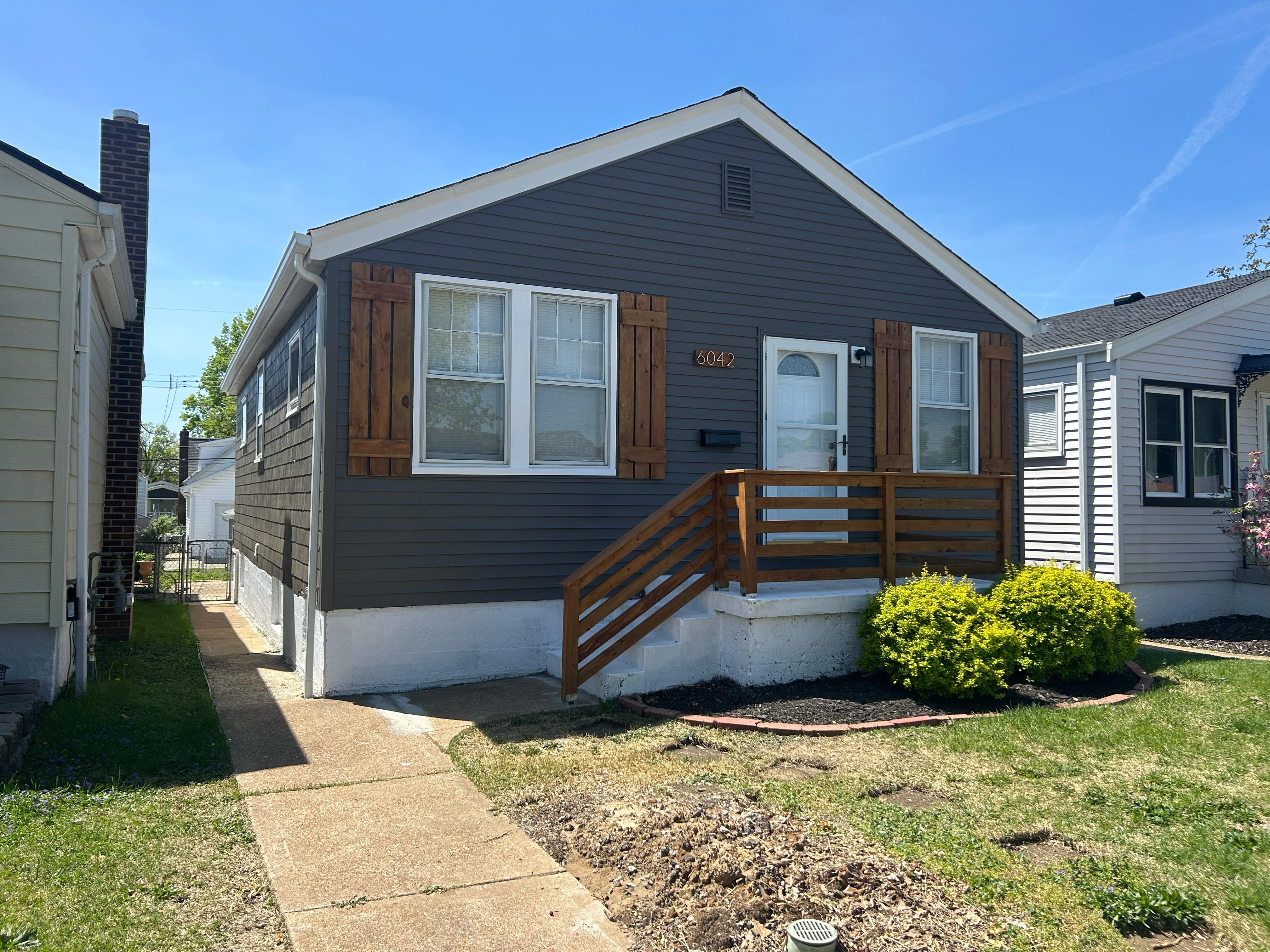 4 Bedrooms Bedrooms, ,2 BathroomsBathrooms,Woodford Rentals,For Rent,1366