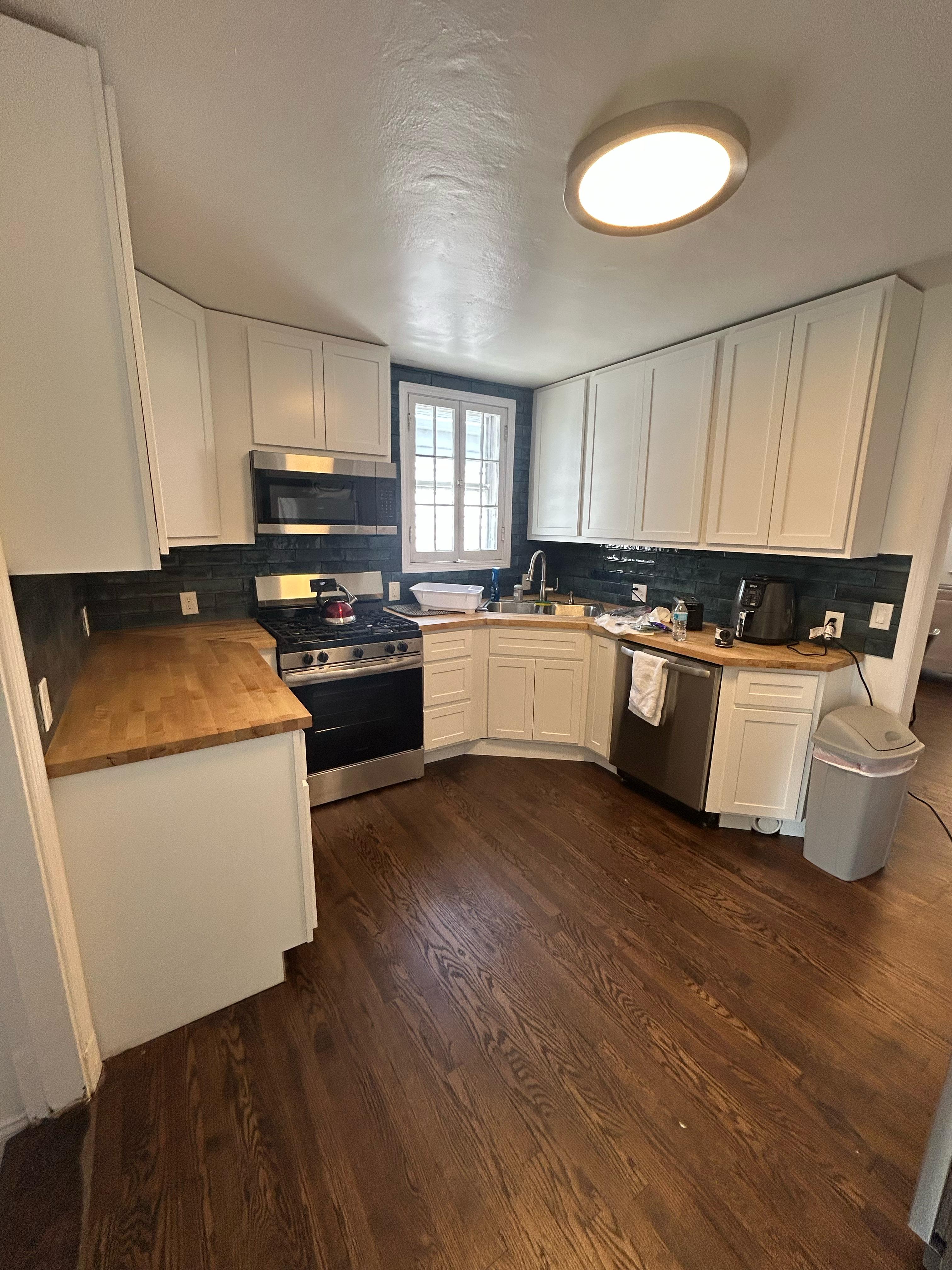 4 Bedrooms Bedrooms, ,2 BathroomsBathrooms,Woodford Rentals,For Rent,1366
