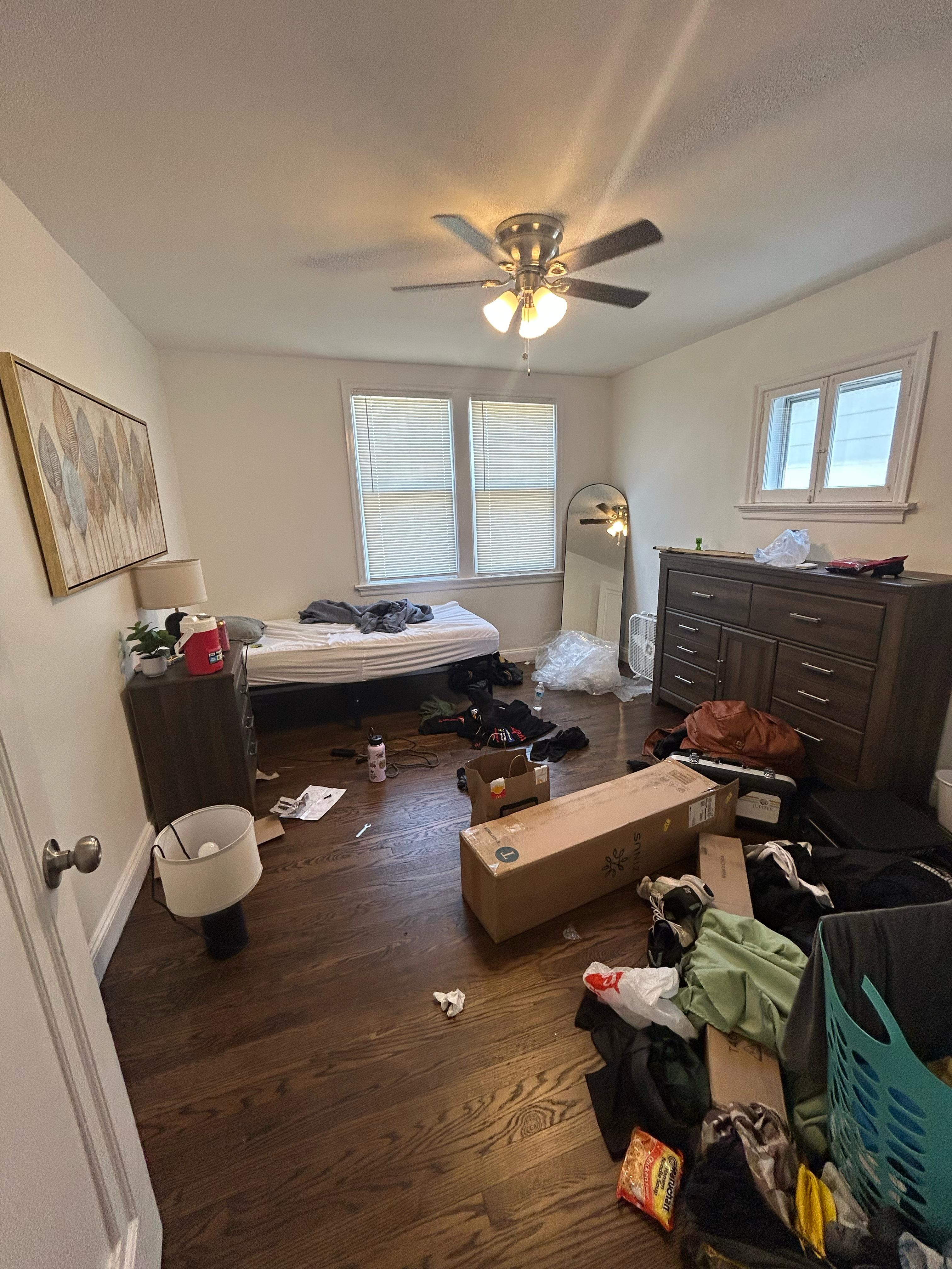 4 Bedrooms Bedrooms, ,2 BathroomsBathrooms,Woodford Rentals,For Rent,1366