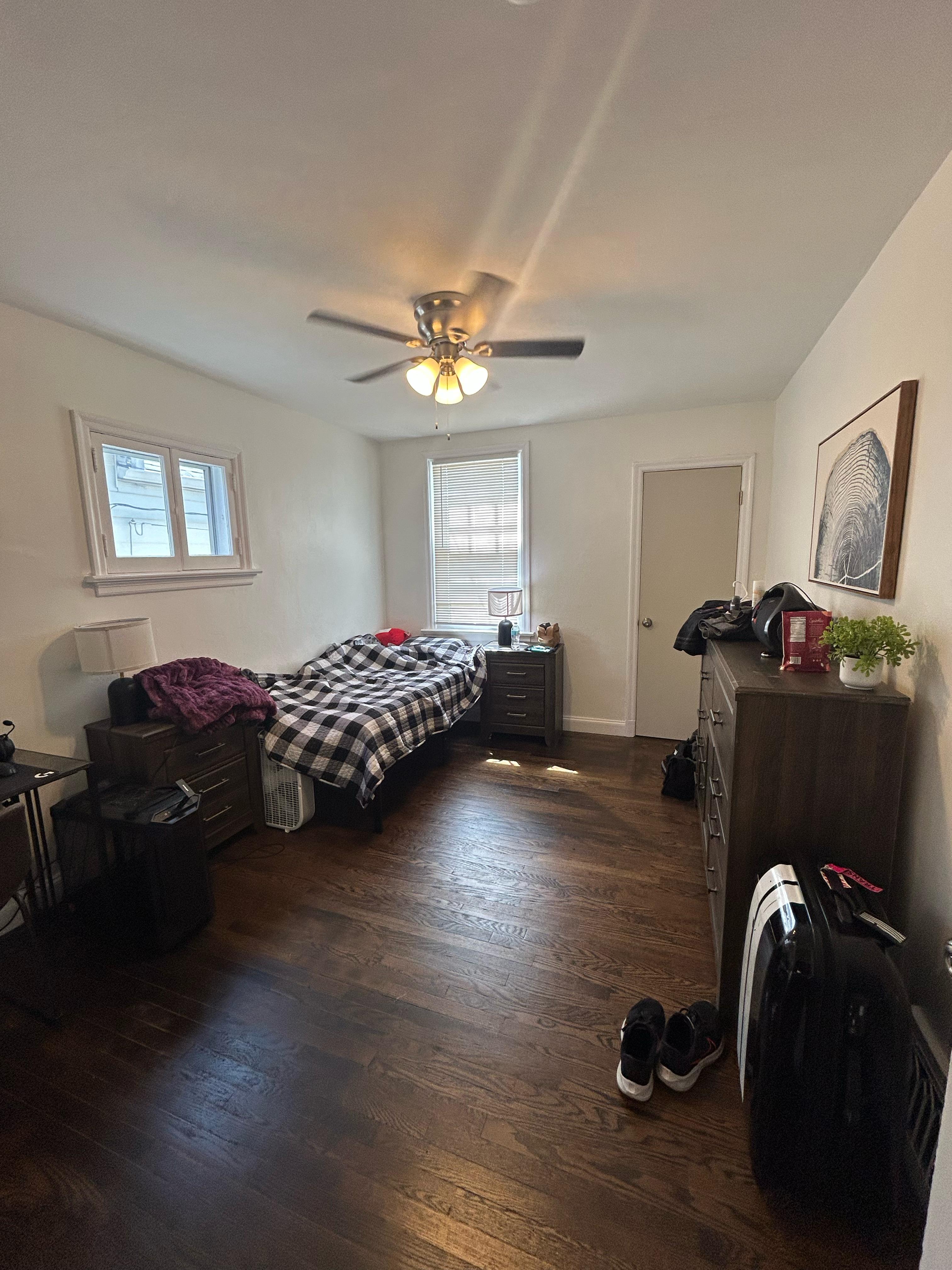 4 Bedrooms Bedrooms, ,2 BathroomsBathrooms,Woodford Rentals,For Rent,1366