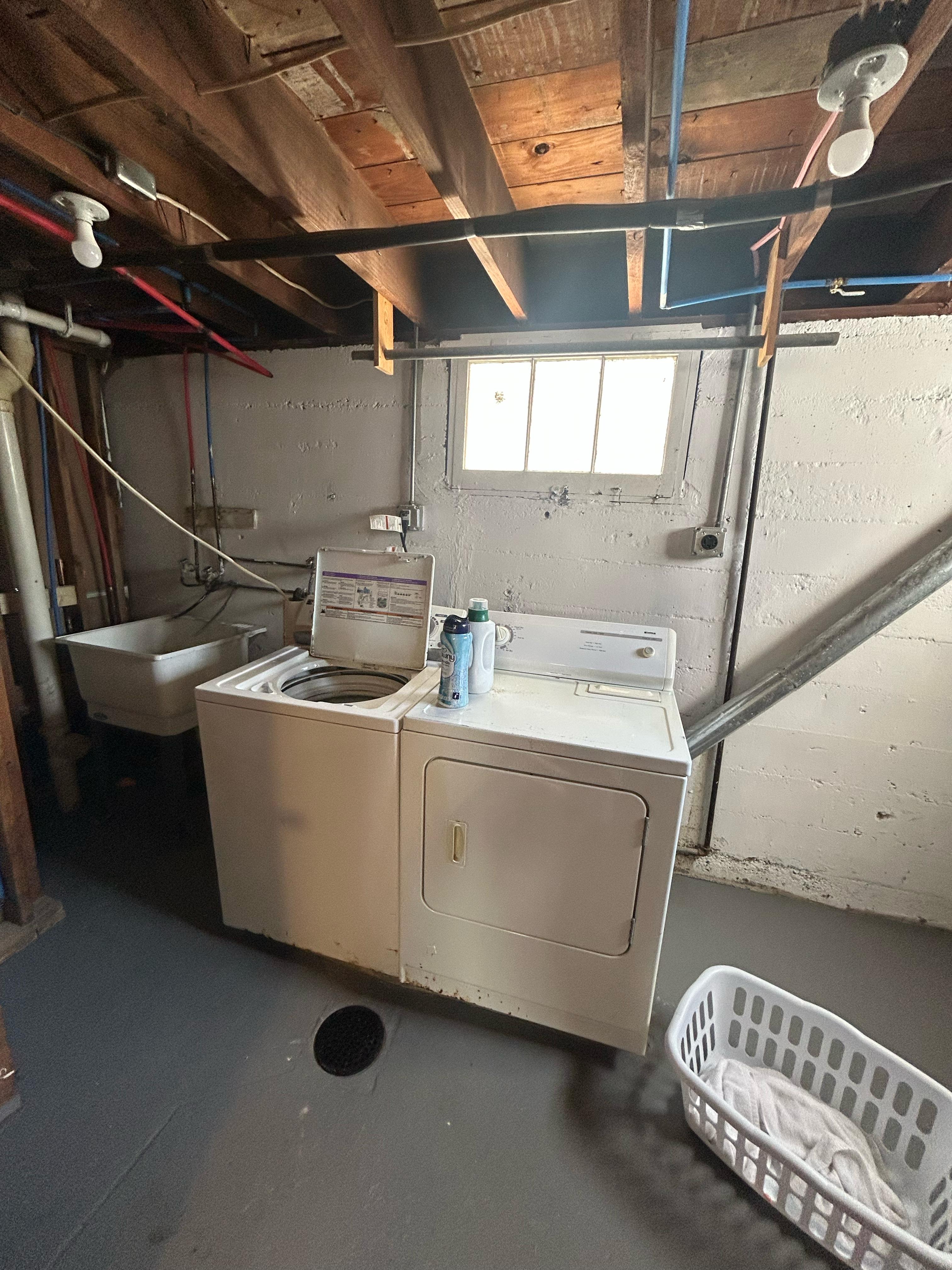 4 Bedrooms Bedrooms, ,2 BathroomsBathrooms,Woodford Rentals,For Rent,1366