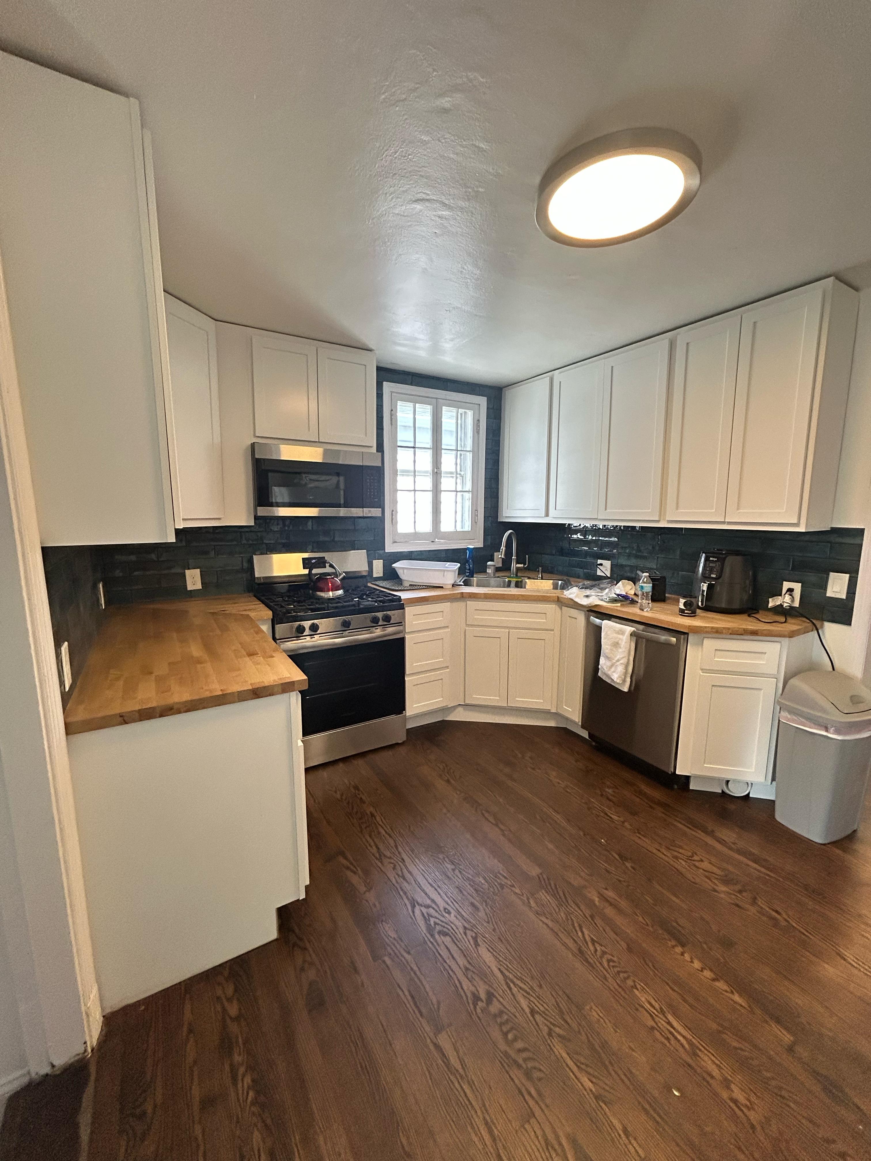 4 Bedrooms Bedrooms, ,2 BathroomsBathrooms,Woodford Rentals,For Rent,1366