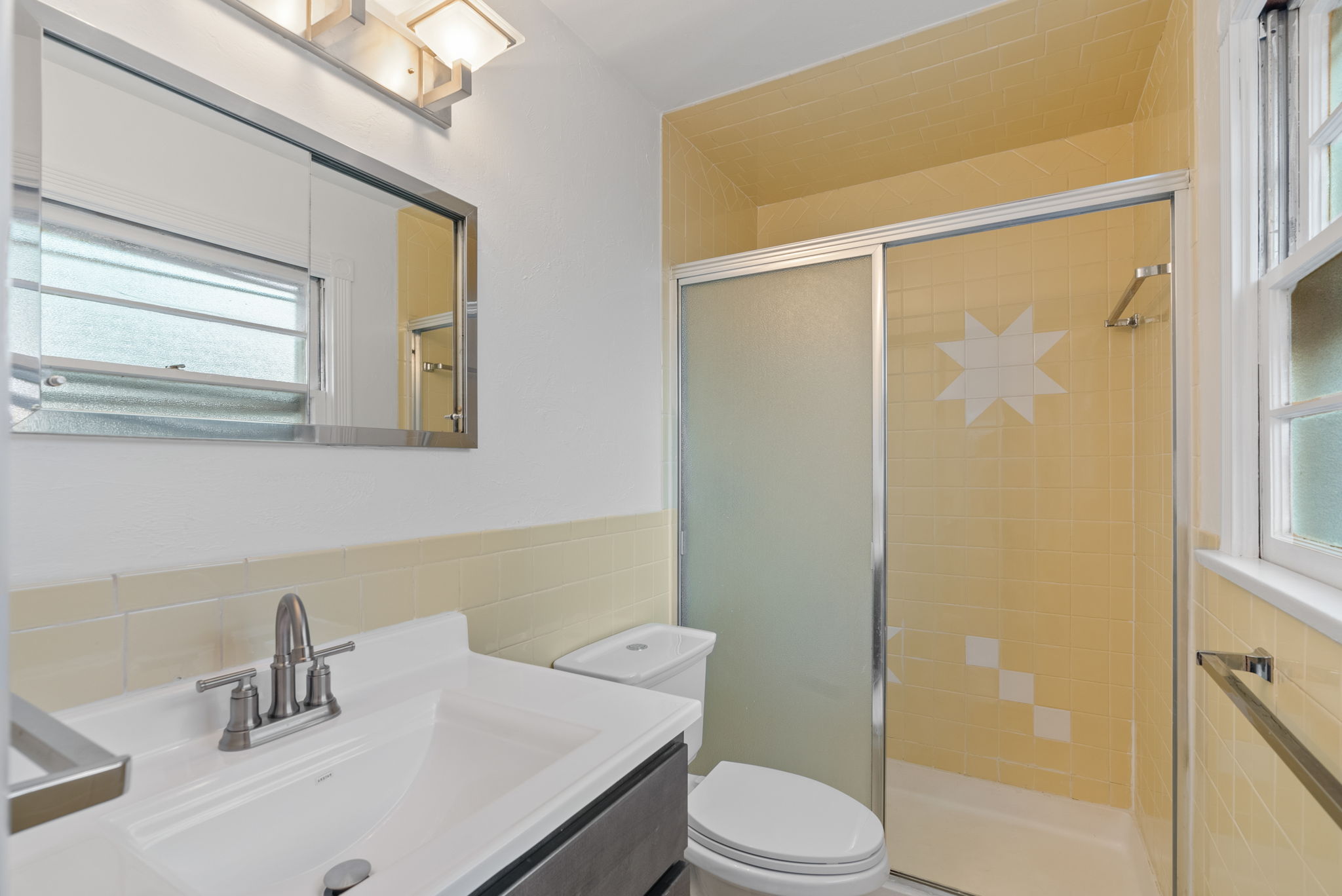 4 Bedrooms Bedrooms, ,2 BathroomsBathrooms,Woodford Rentals,For Rent,1367