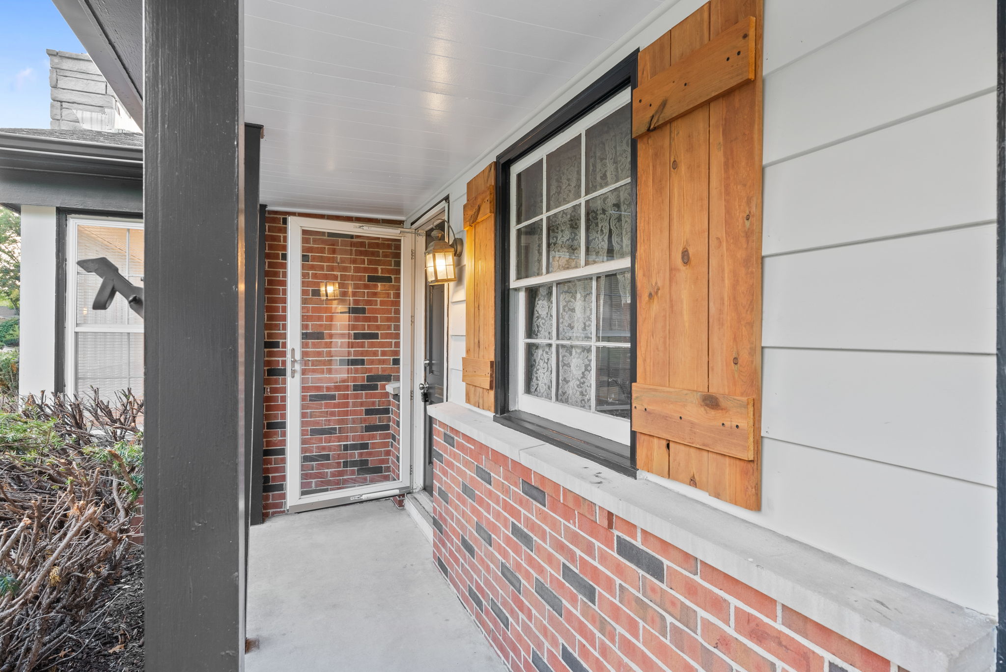 4 Bedrooms Bedrooms, ,2 BathroomsBathrooms,Woodford Rentals,For Rent,1367