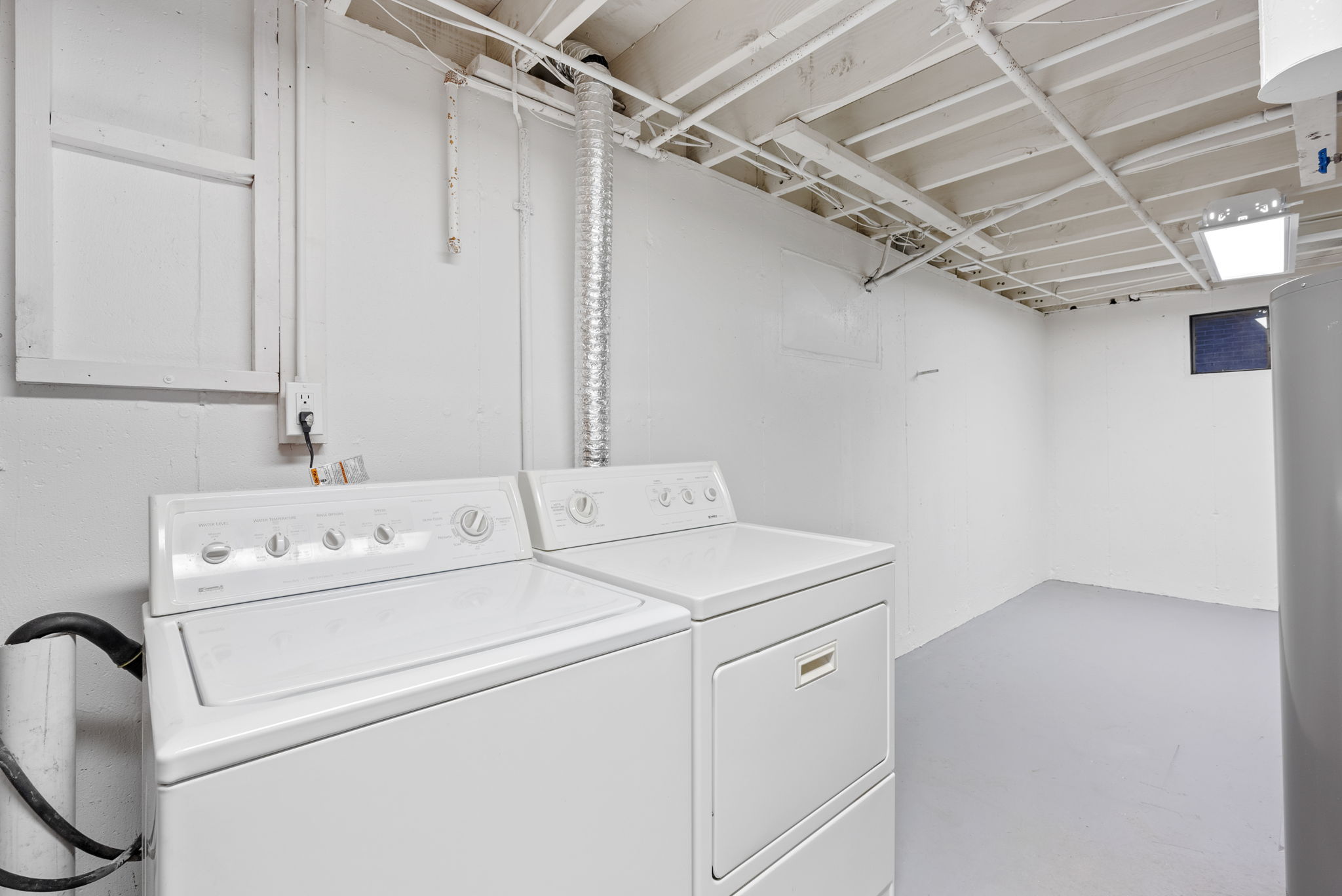 4 Bedrooms Bedrooms, ,2 BathroomsBathrooms,Woodford Rentals,For Rent,1367