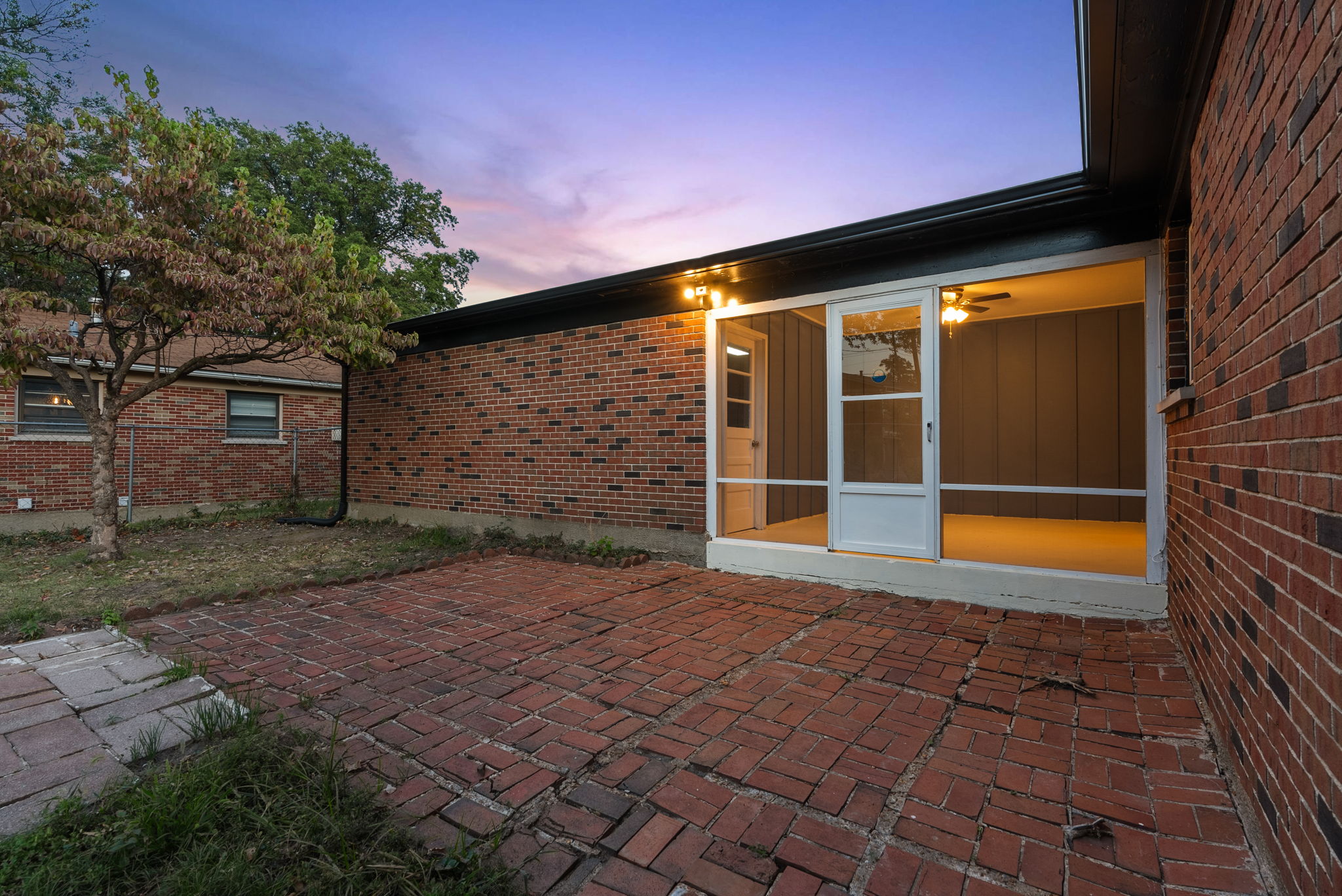4 Bedrooms Bedrooms, ,2 BathroomsBathrooms,Woodford Rentals,For Rent,1367