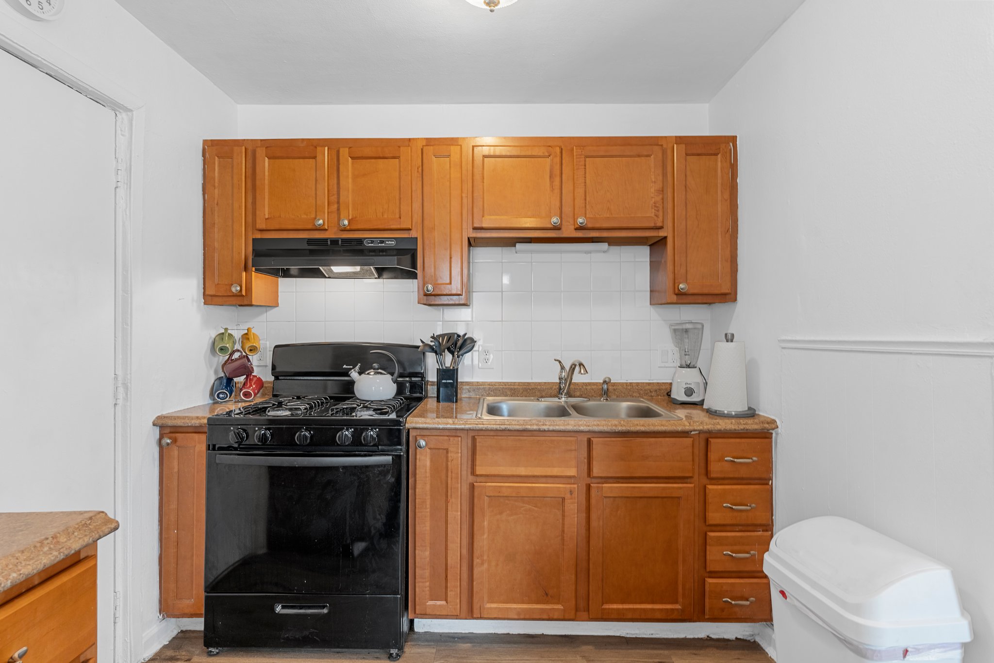 2 Bedrooms Bedrooms, ,1 BathroomBathrooms,Woodford Rentals,For Rent,1369