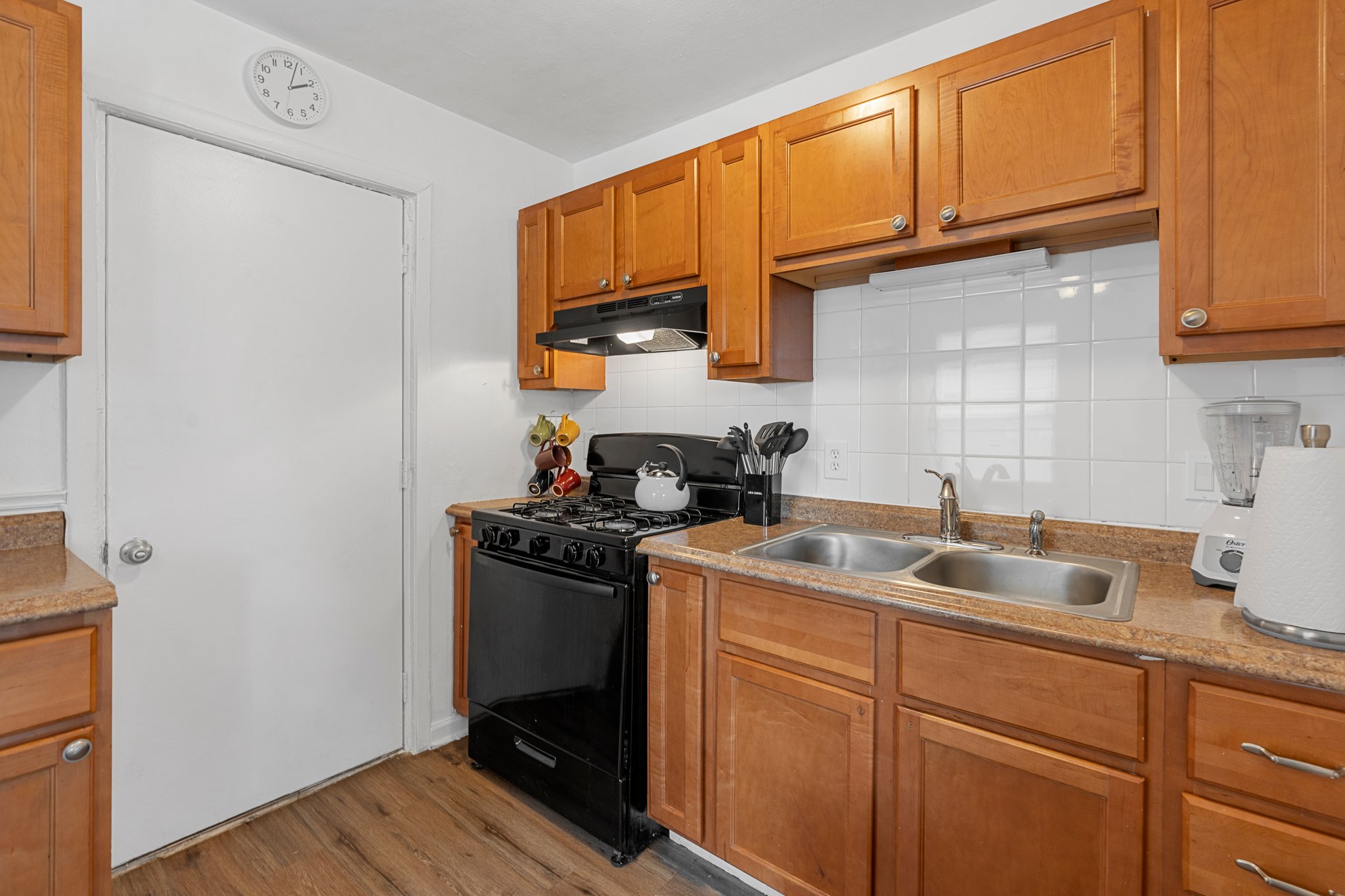 2 Bedrooms Bedrooms, ,1 BathroomBathrooms,Woodford Rentals,For Rent,1369