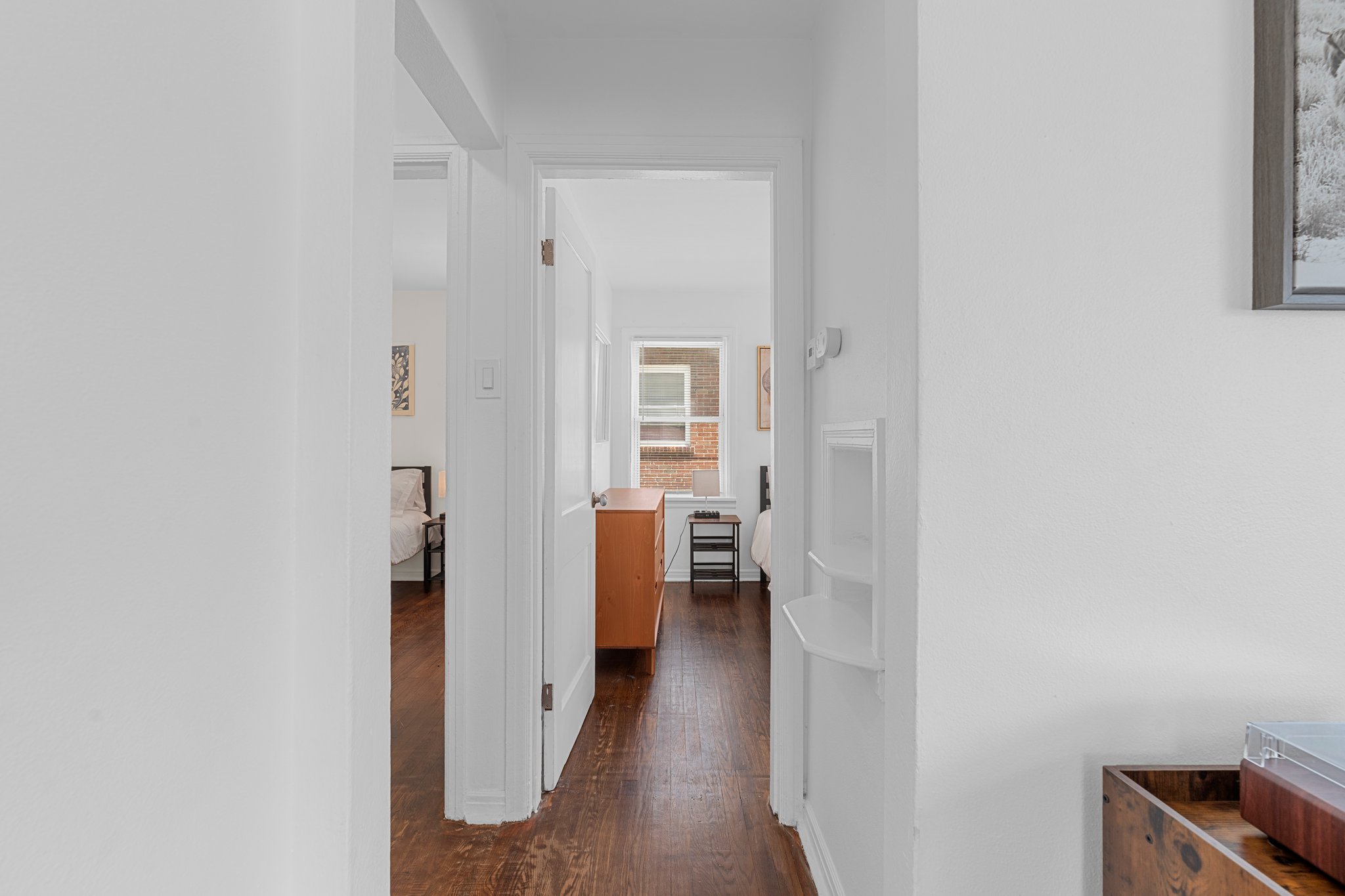 2 Bedrooms Bedrooms, ,1 BathroomBathrooms,Woodford Rentals,For Rent,1369