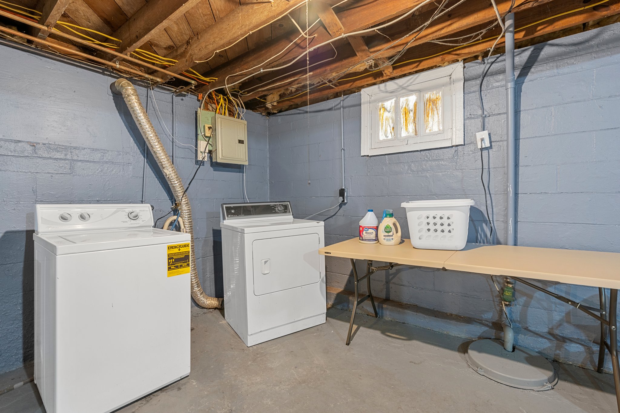 2 Bedrooms Bedrooms, ,1 BathroomBathrooms,Woodford Rentals,For Rent,1369