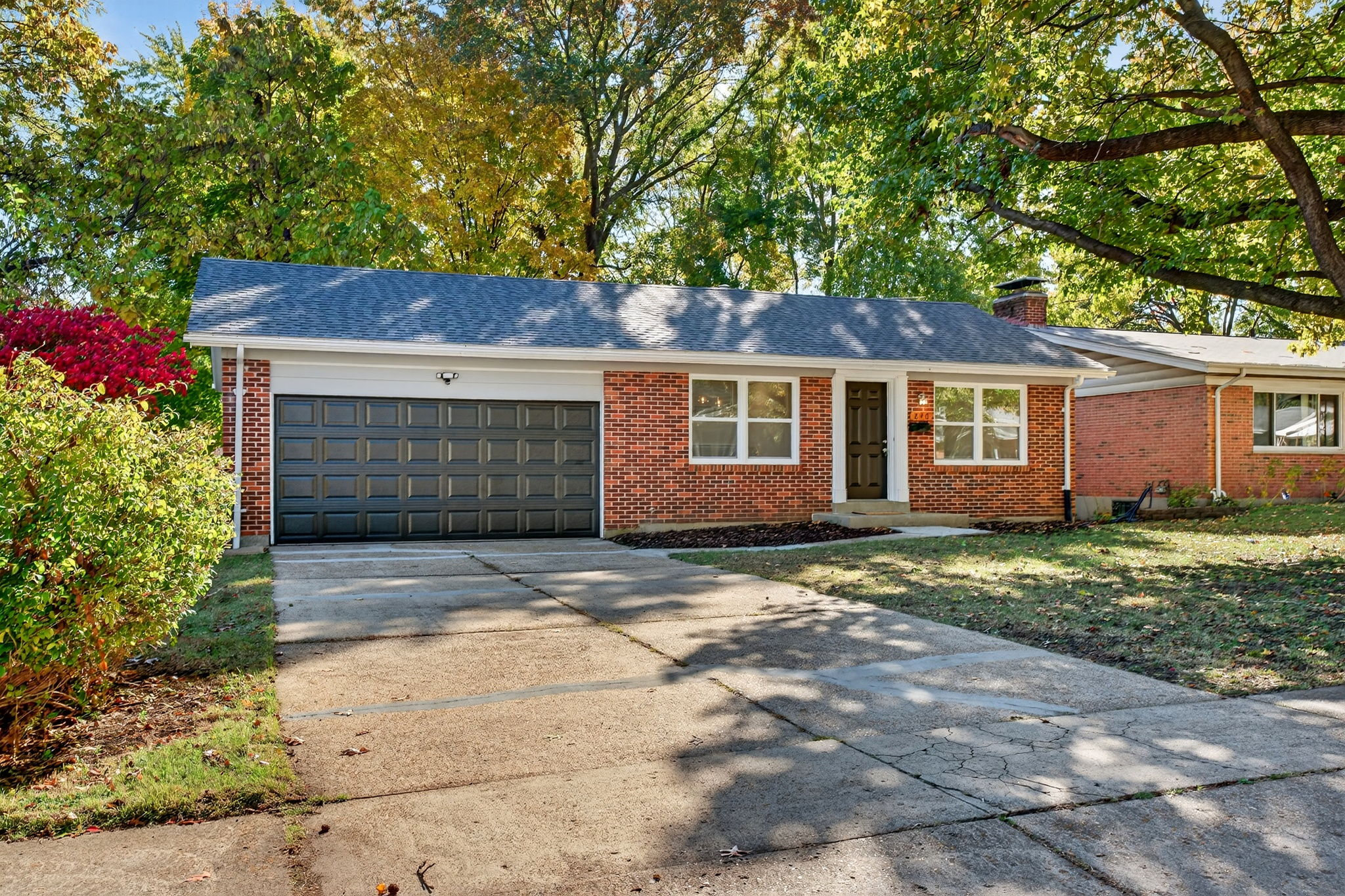 3 Bedrooms Bedrooms, ,2 BathroomsBathrooms,Woodford Rentals,For Rent,1370