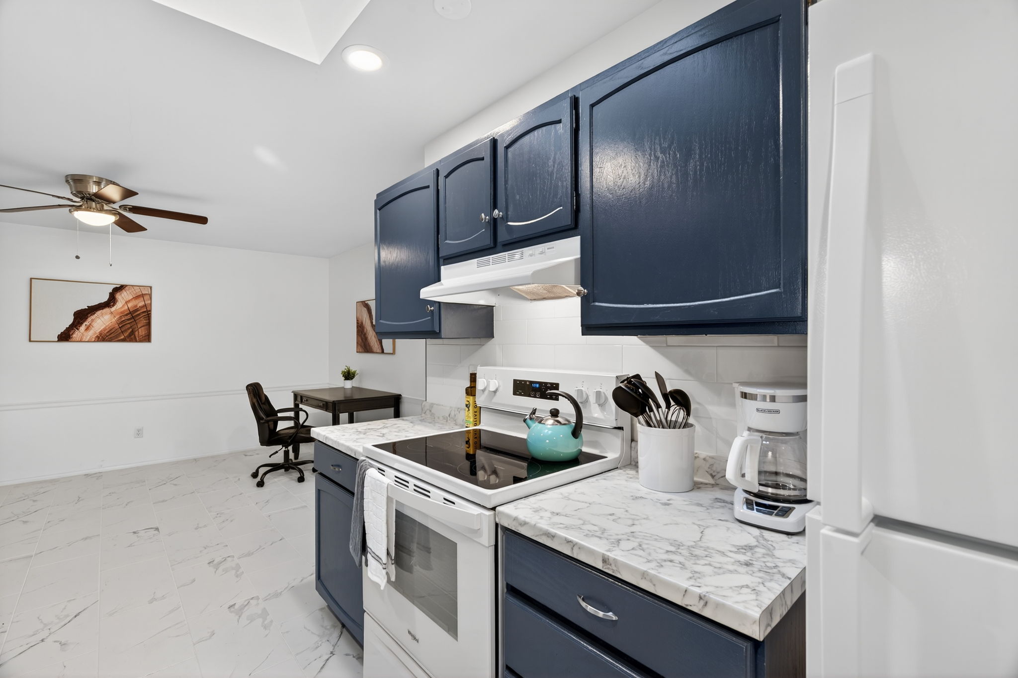 3 Bedrooms Bedrooms, ,2 BathroomsBathrooms,Woodford Rentals,For Rent,1370