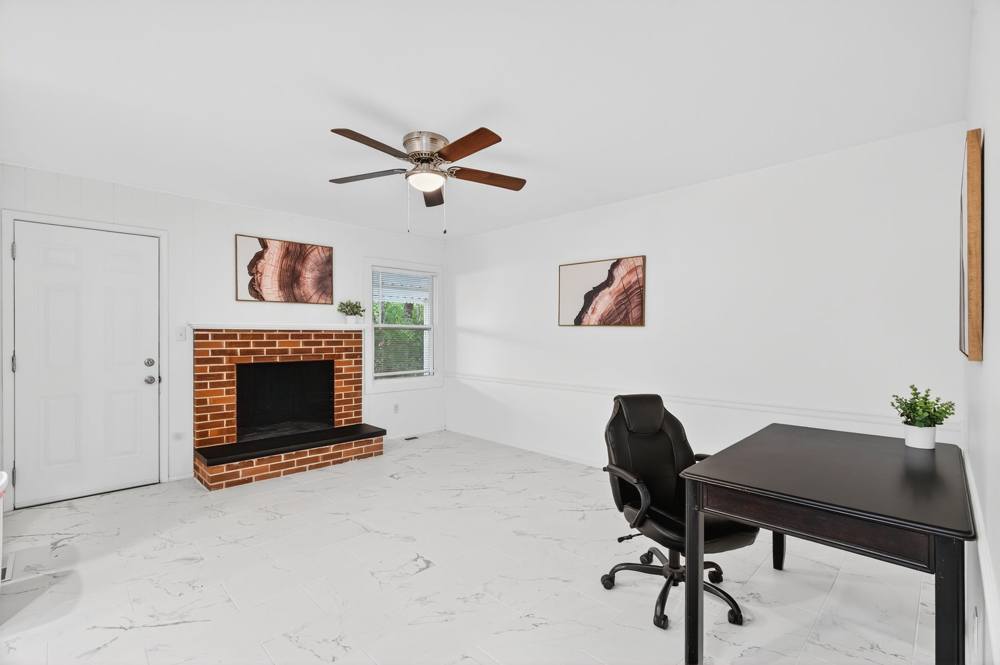 3 Bedrooms Bedrooms, ,2 BathroomsBathrooms,Woodford Rentals,For Rent,1370