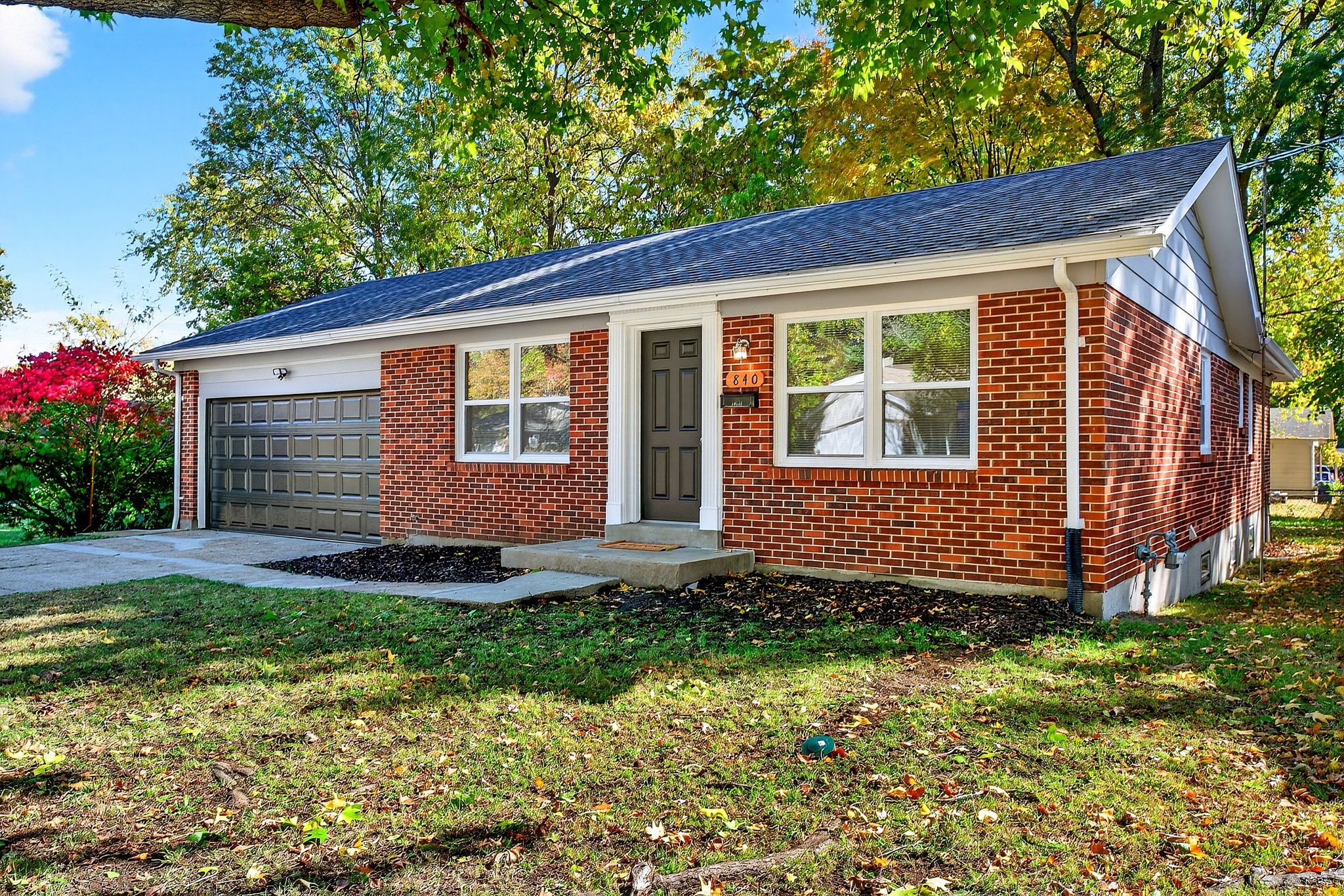 3 Bedrooms Bedrooms, ,2 BathroomsBathrooms,Woodford Rentals,For Rent,1370