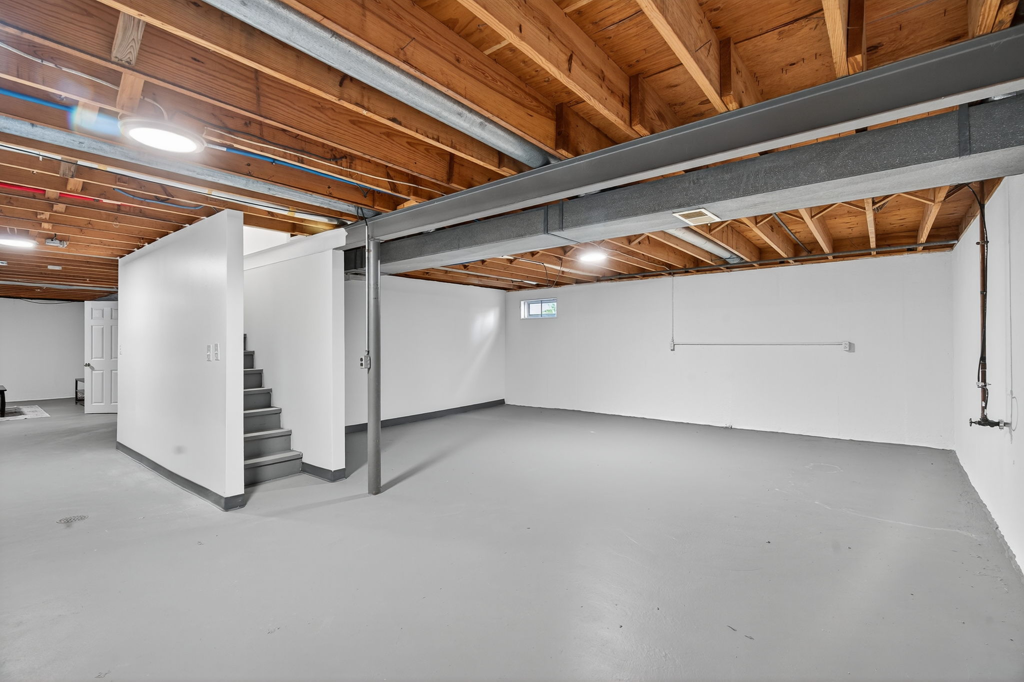 3 Bedrooms Bedrooms, ,2 BathroomsBathrooms,Woodford Rentals,For Rent,1370