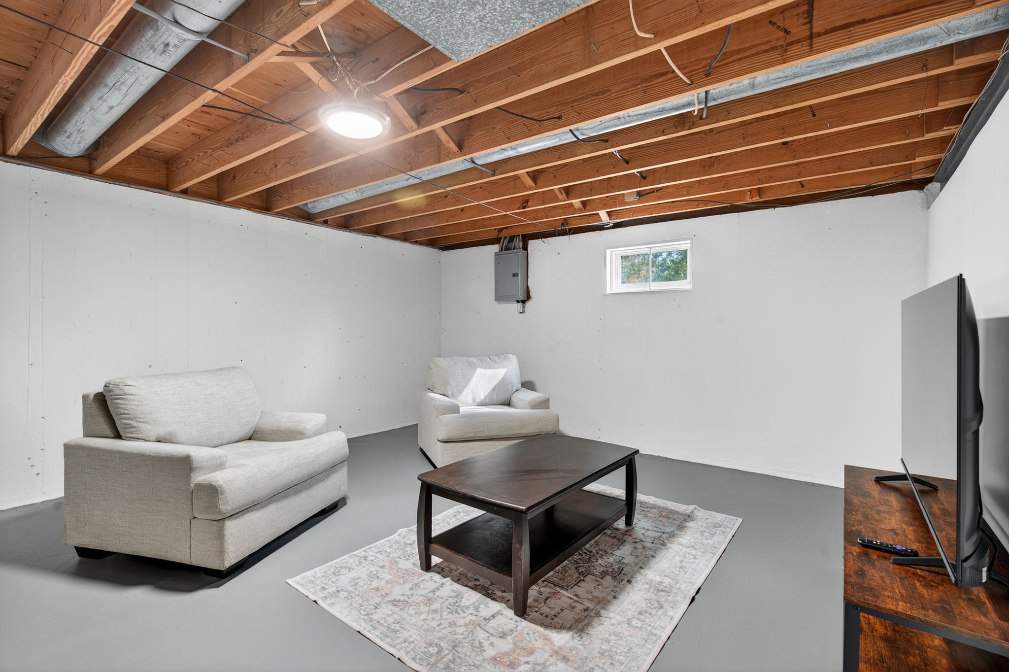 3 Bedrooms Bedrooms, ,2 BathroomsBathrooms,Woodford Rentals,For Rent,1370