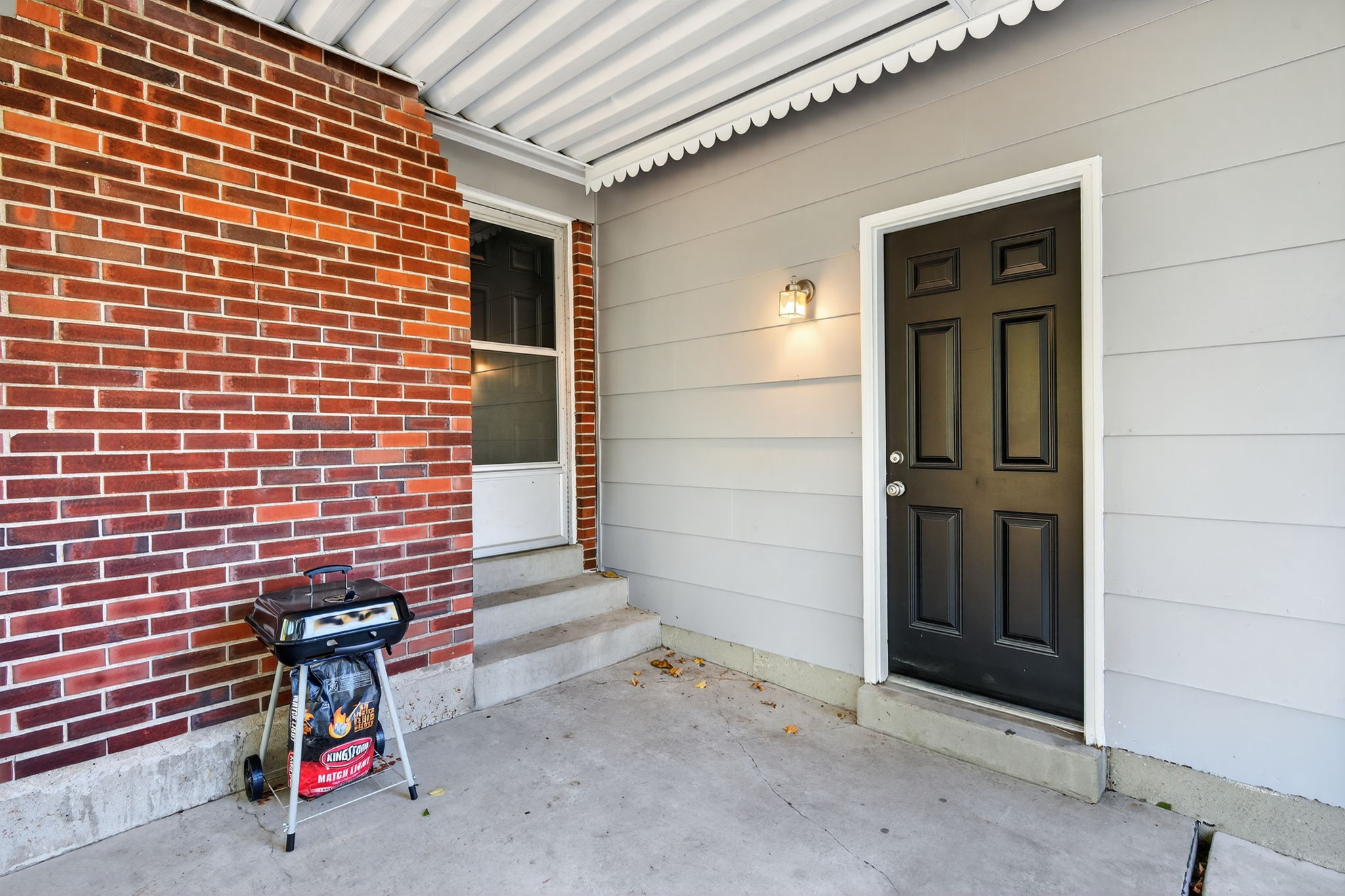 3 Bedrooms Bedrooms, ,2 BathroomsBathrooms,Woodford Rentals,For Rent,1370