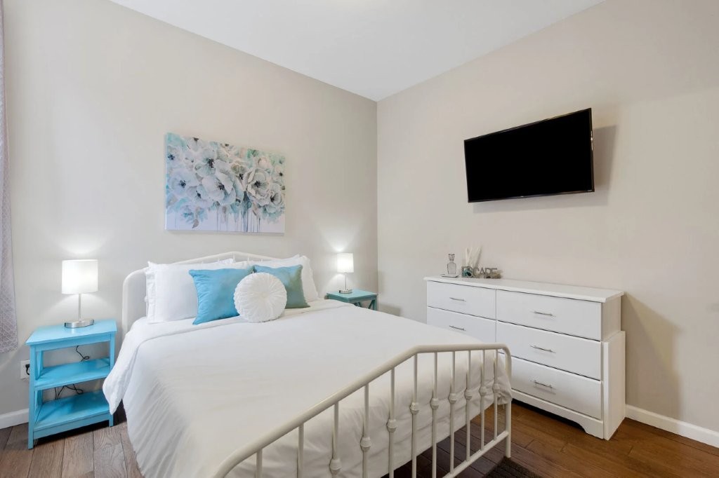 3 Bedrooms Bedrooms, ,2 BathroomsBathrooms,Woodford Homes,Short Term Rentals,1382