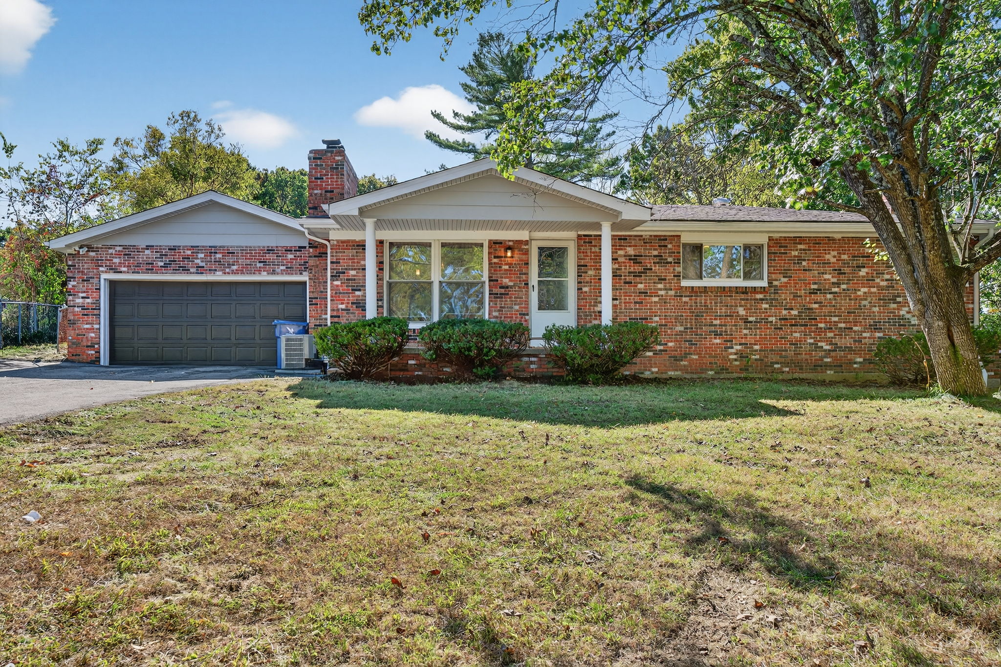 4 Bedrooms Bedrooms, ,2 BathroomsBathrooms,Woodford Rentals,For Rent,1385