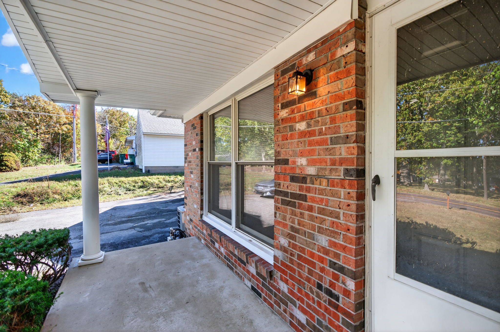 4 Bedrooms Bedrooms, ,2 BathroomsBathrooms,Woodford Rentals,For Rent,1385