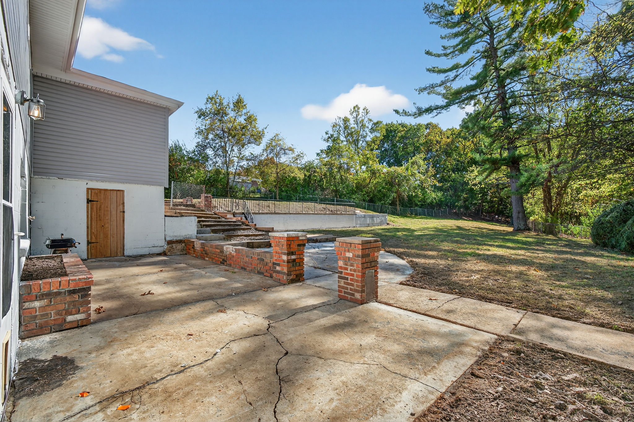 4 Bedrooms Bedrooms, ,2 BathroomsBathrooms,Woodford Rentals,For Rent,1385