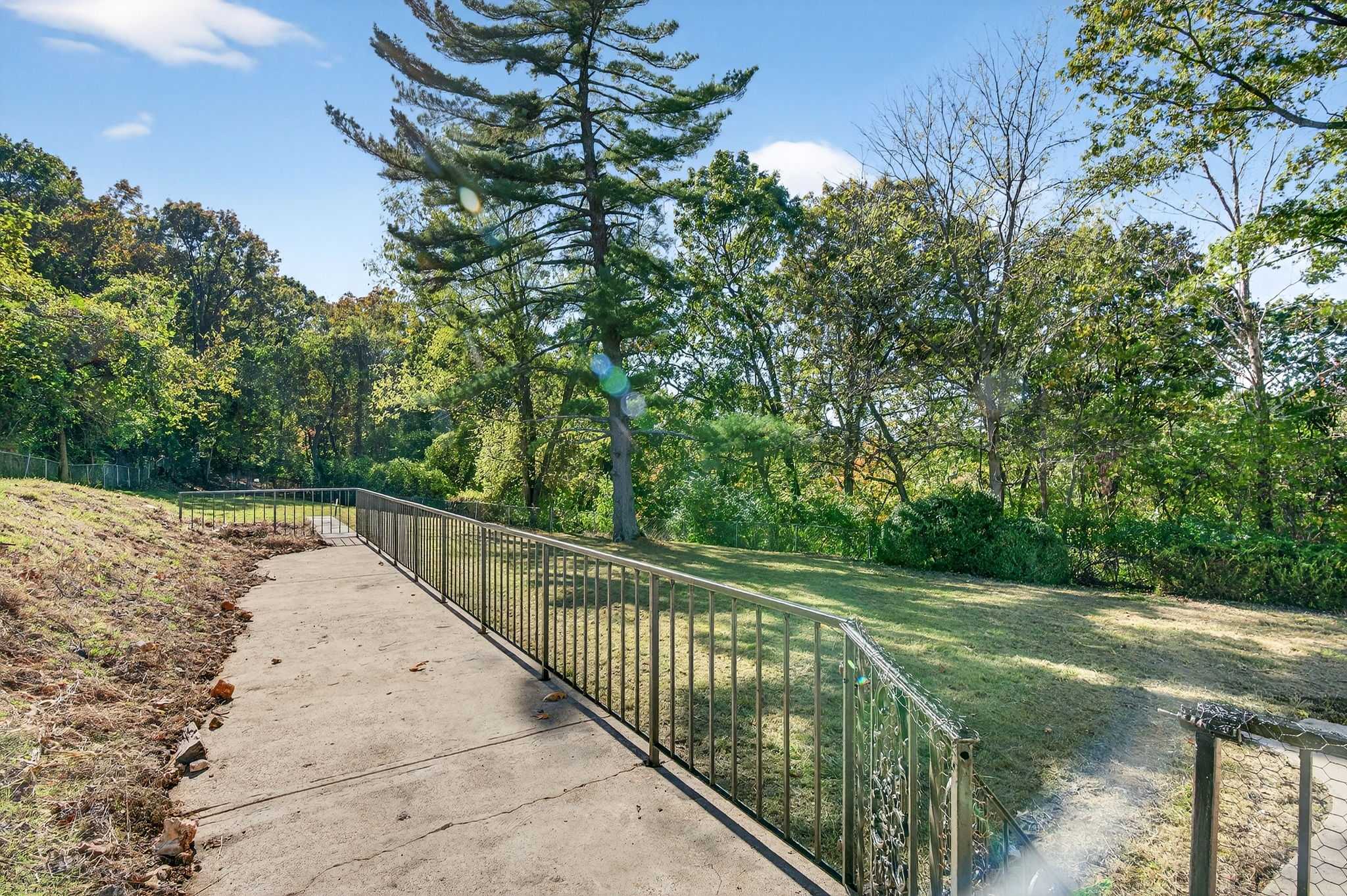 4 Bedrooms Bedrooms, ,2 BathroomsBathrooms,Woodford Rentals,For Rent,1385