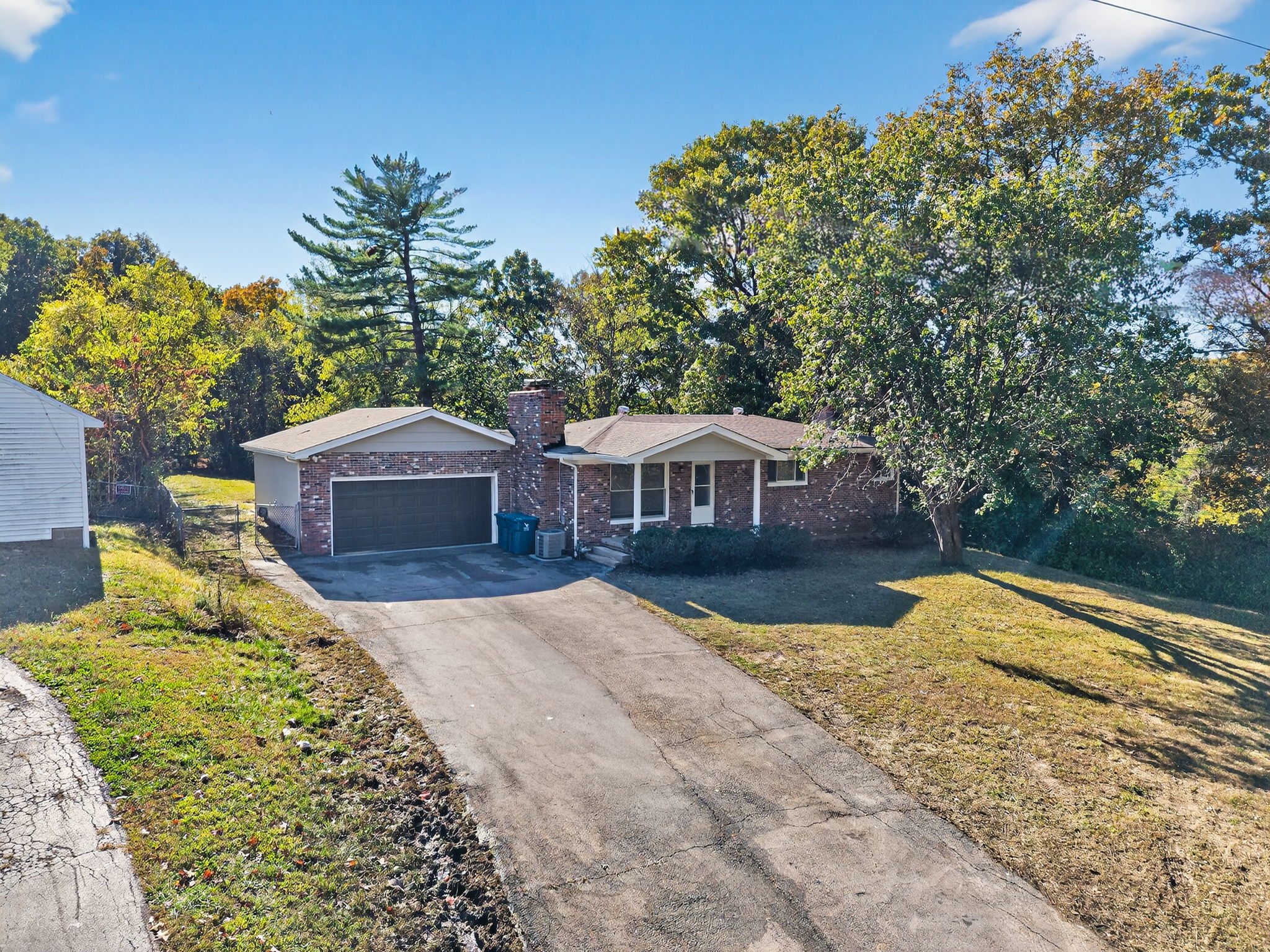 4 Bedrooms Bedrooms, ,2 BathroomsBathrooms,Woodford Rentals,For Rent,1385