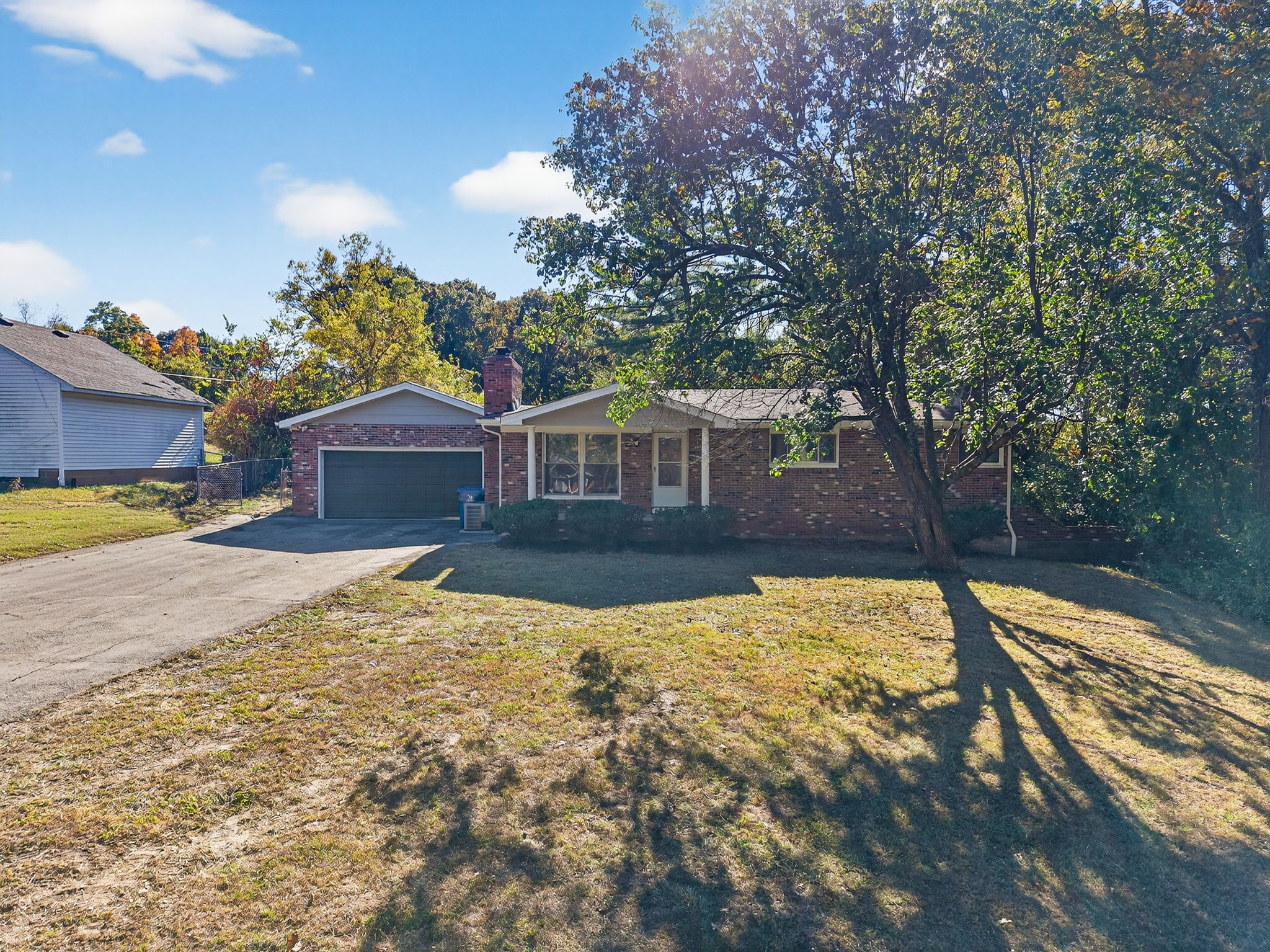 4 Bedrooms Bedrooms, ,2 BathroomsBathrooms,Woodford Rentals,For Rent,1385