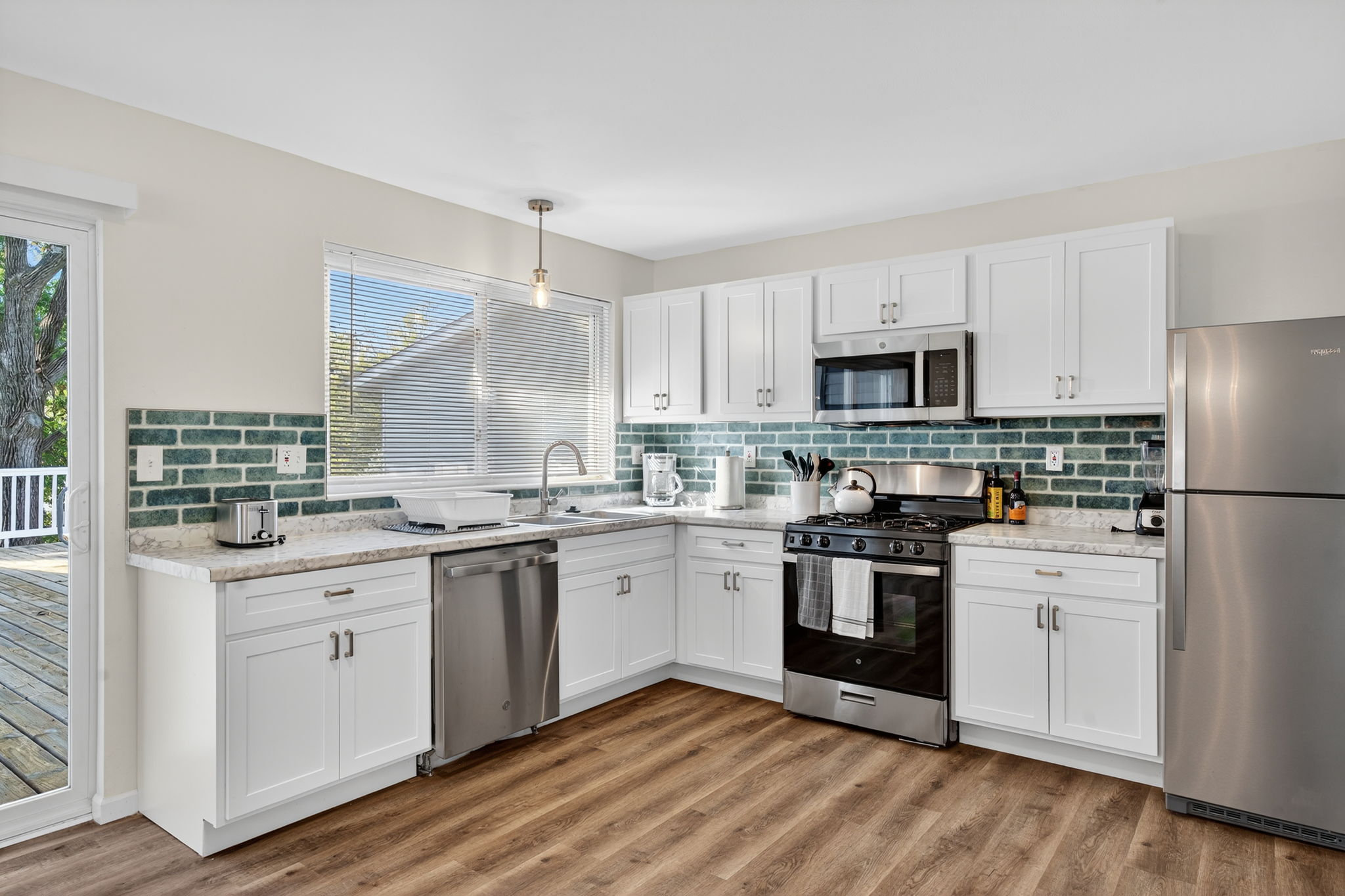 5 Bedrooms Bedrooms, ,3 BathroomsBathrooms,Woodford Rentals,For Rent,1386