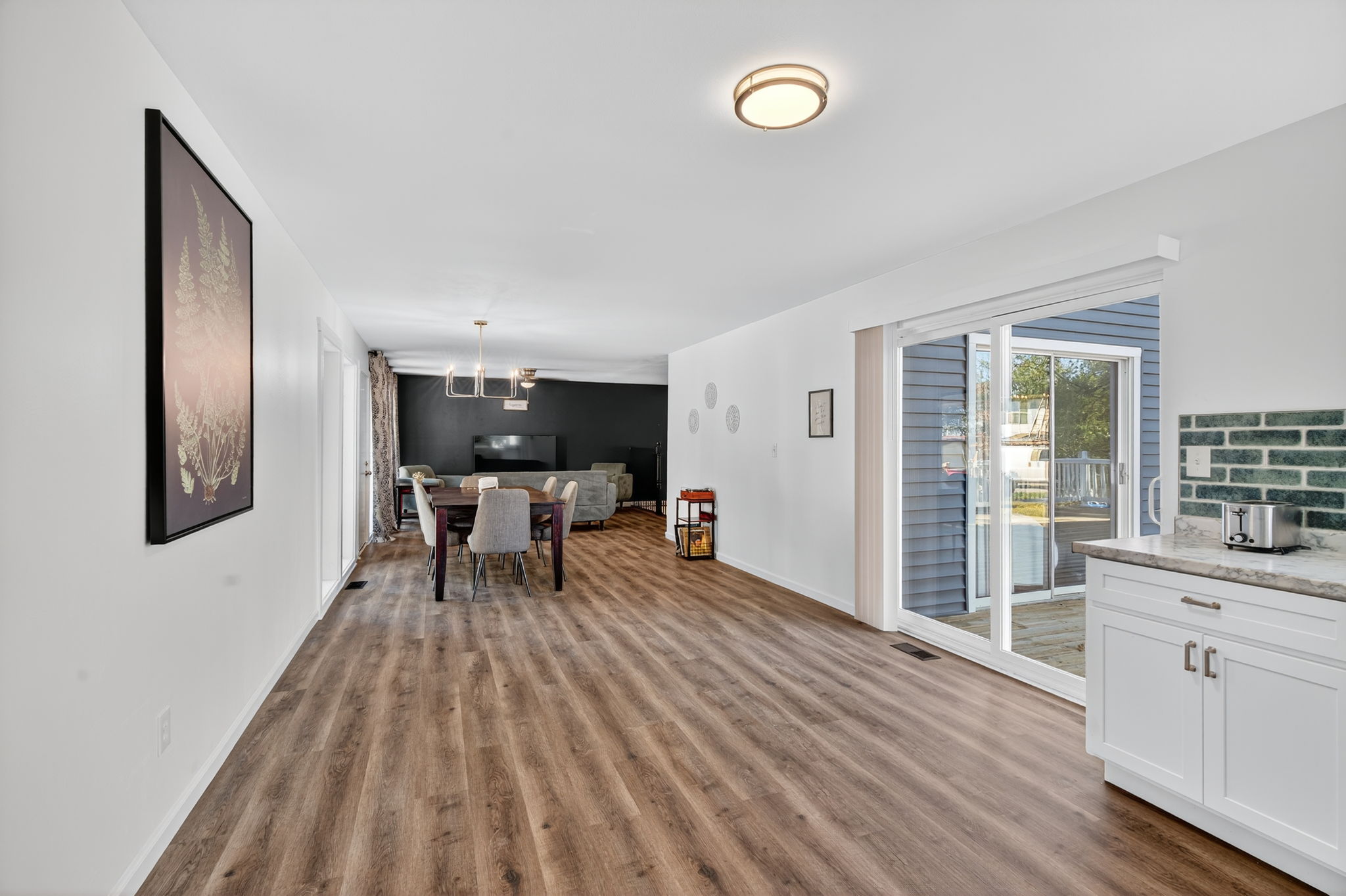 5 Bedrooms Bedrooms, ,3 BathroomsBathrooms,Woodford Rentals,For Rent,1386