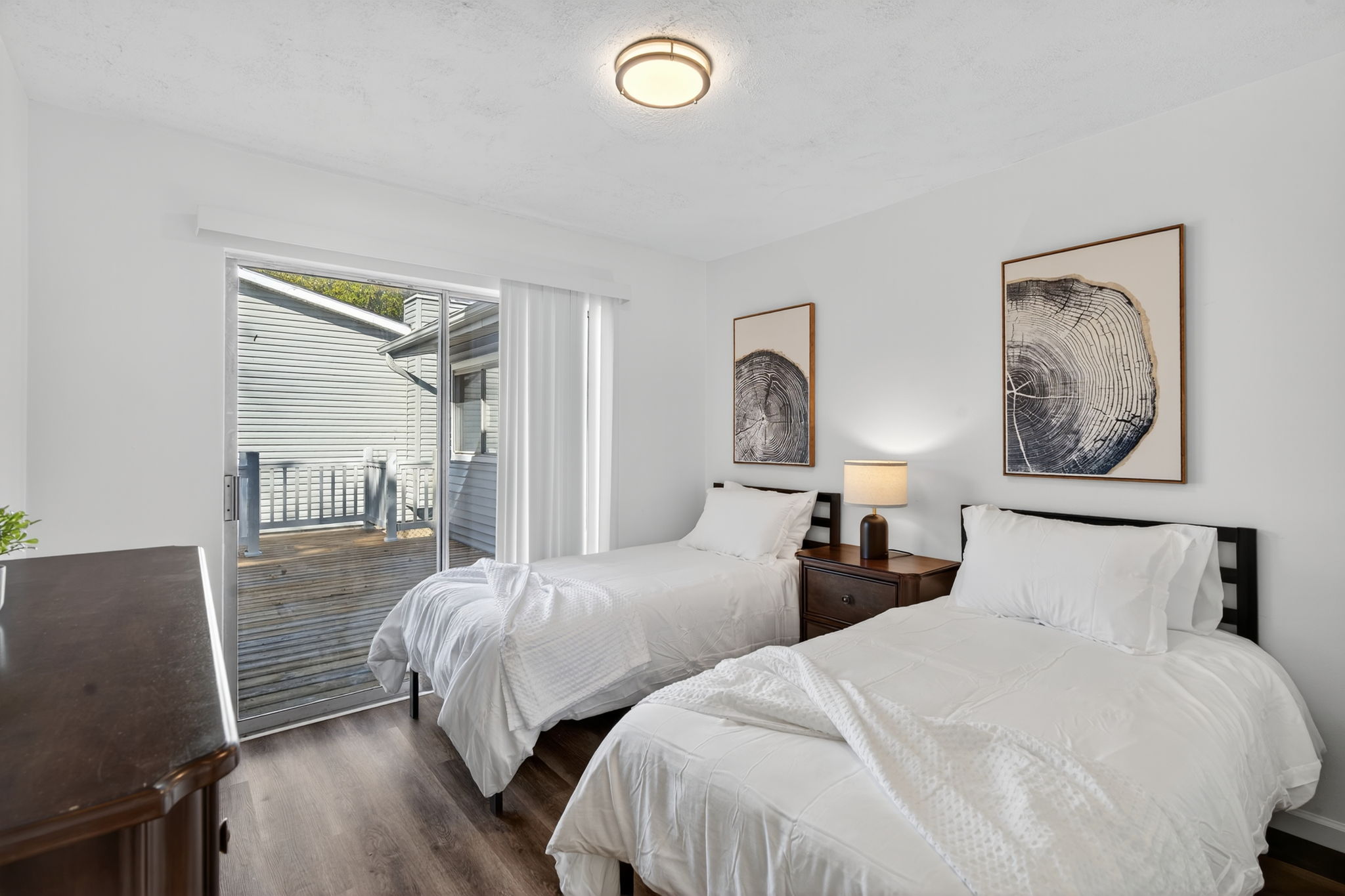 5 Bedrooms Bedrooms, ,3 BathroomsBathrooms,Woodford Rentals,For Rent,1386