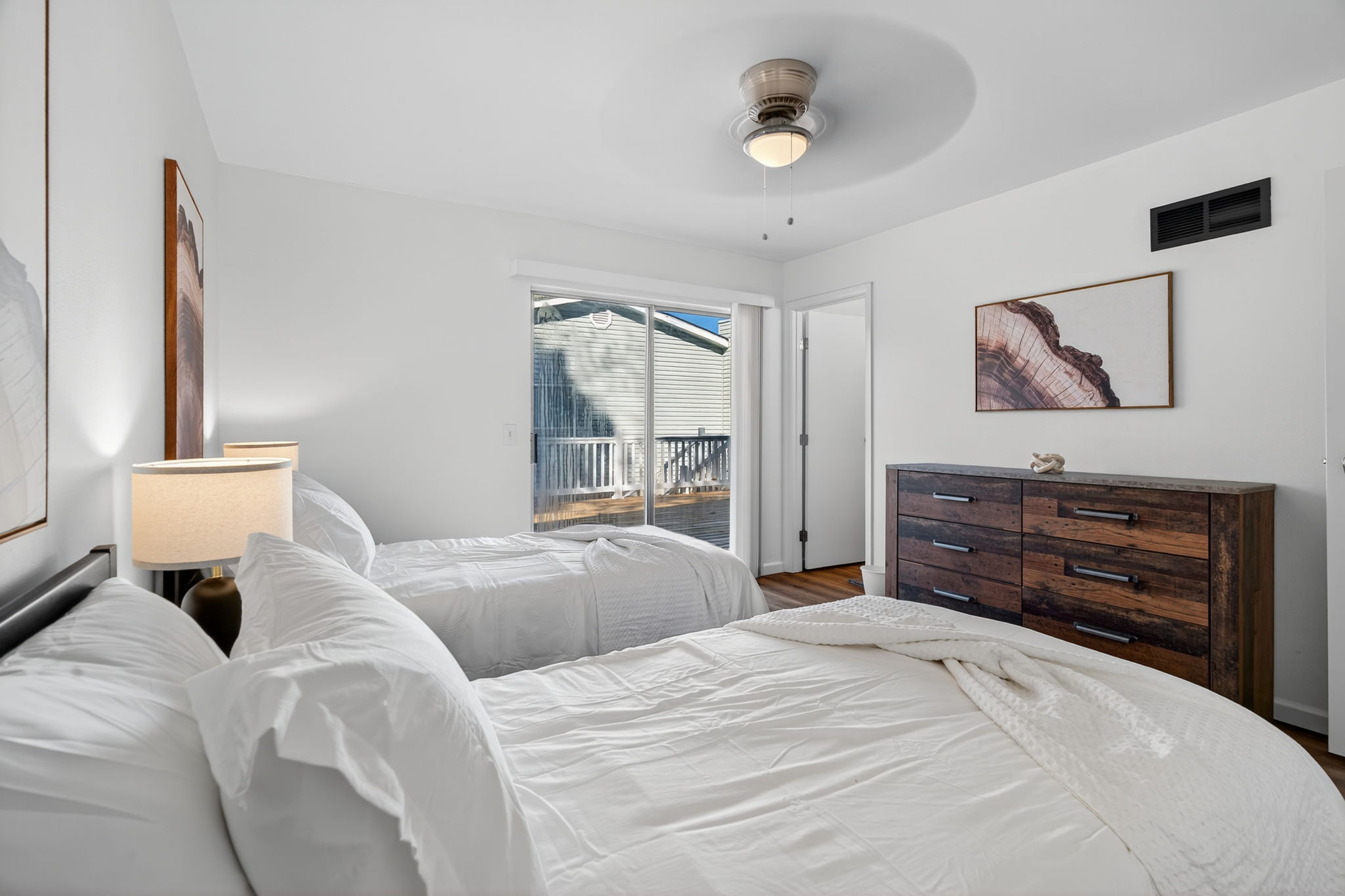 5 Bedrooms Bedrooms, ,3 BathroomsBathrooms,Woodford Rentals,For Rent,1386