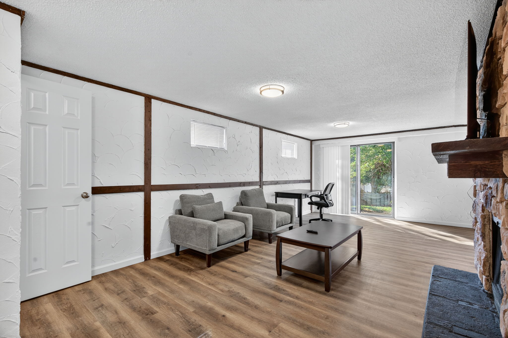 5 Bedrooms Bedrooms, ,3 BathroomsBathrooms,Woodford Rentals,For Rent,1386